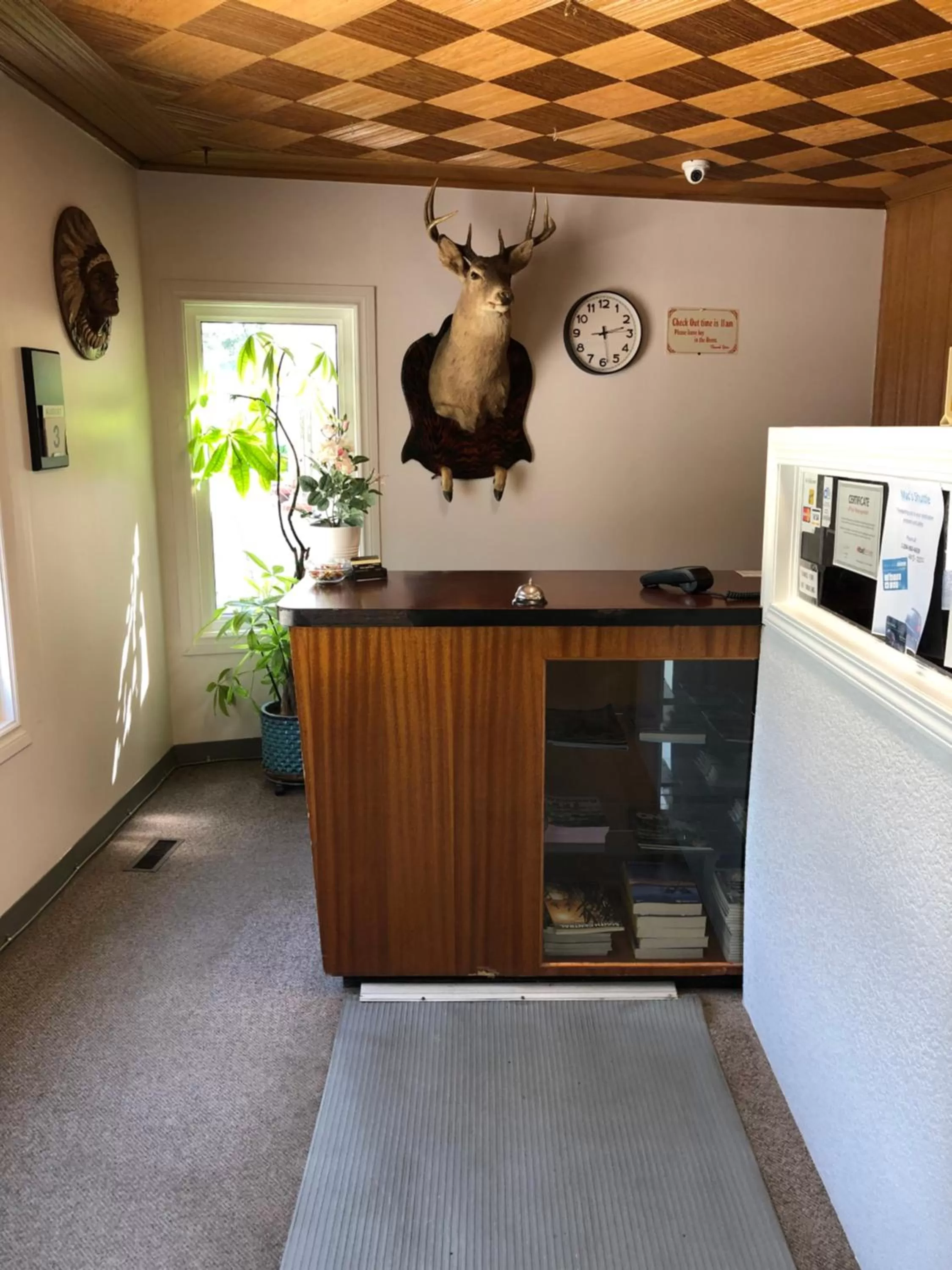 Property building in Yellow Quill Motel