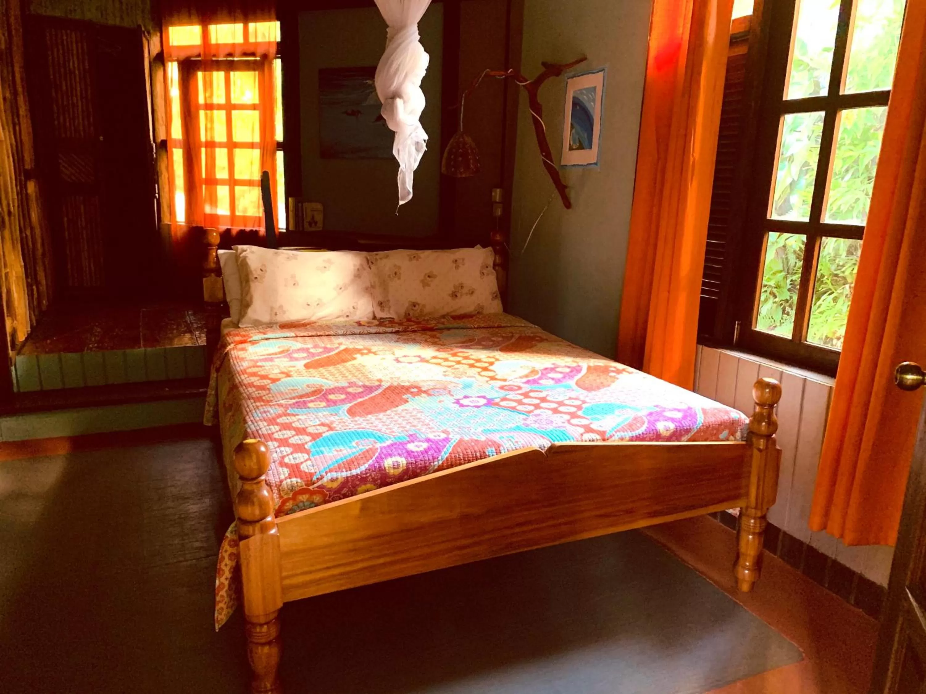 Bed in Cocoa Cottage