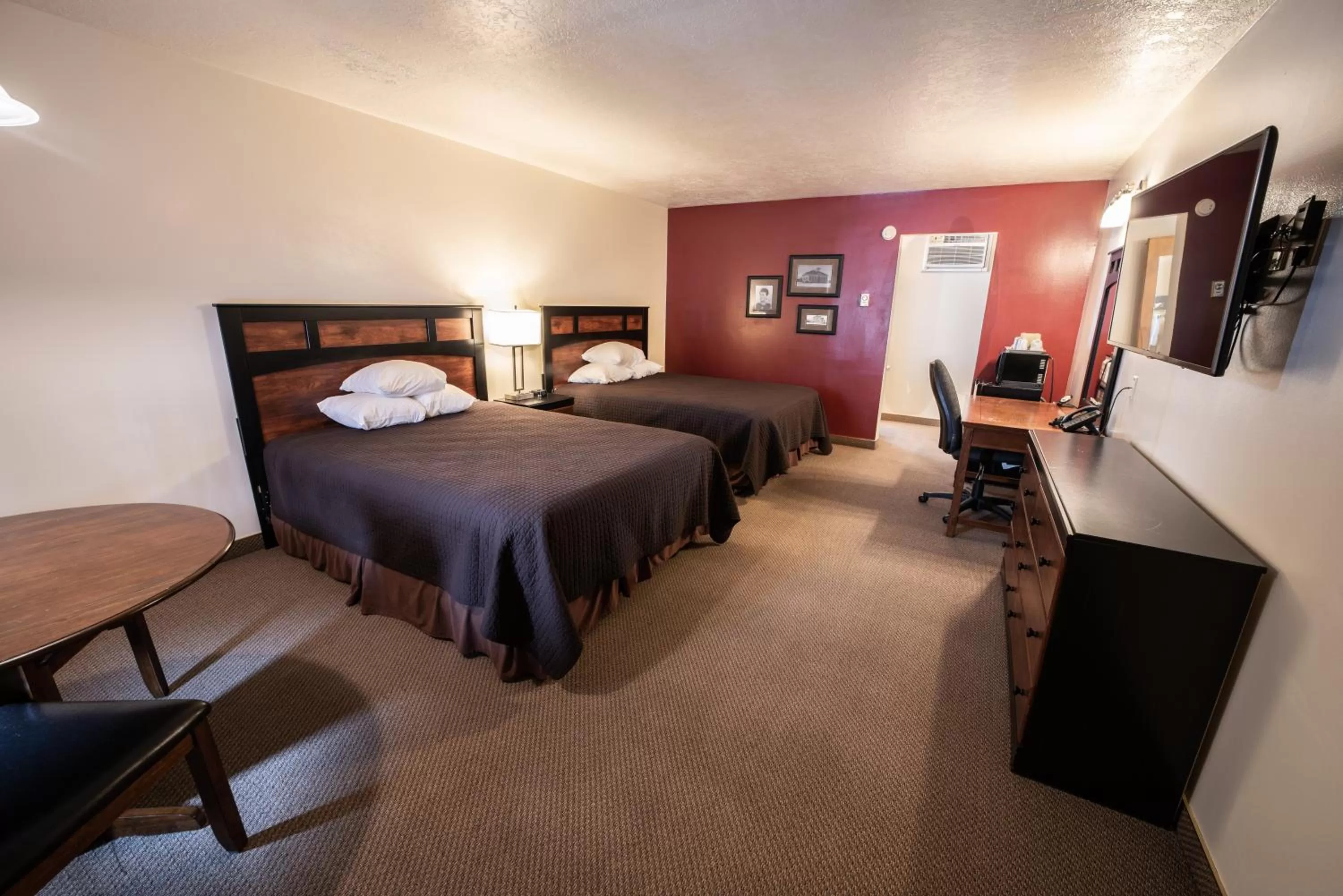 Double Room - single occupancy in Clover Creek Inn
