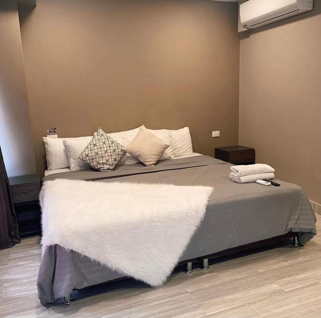 Bed in Bahia 79 Apartasuites Cerca al Centro