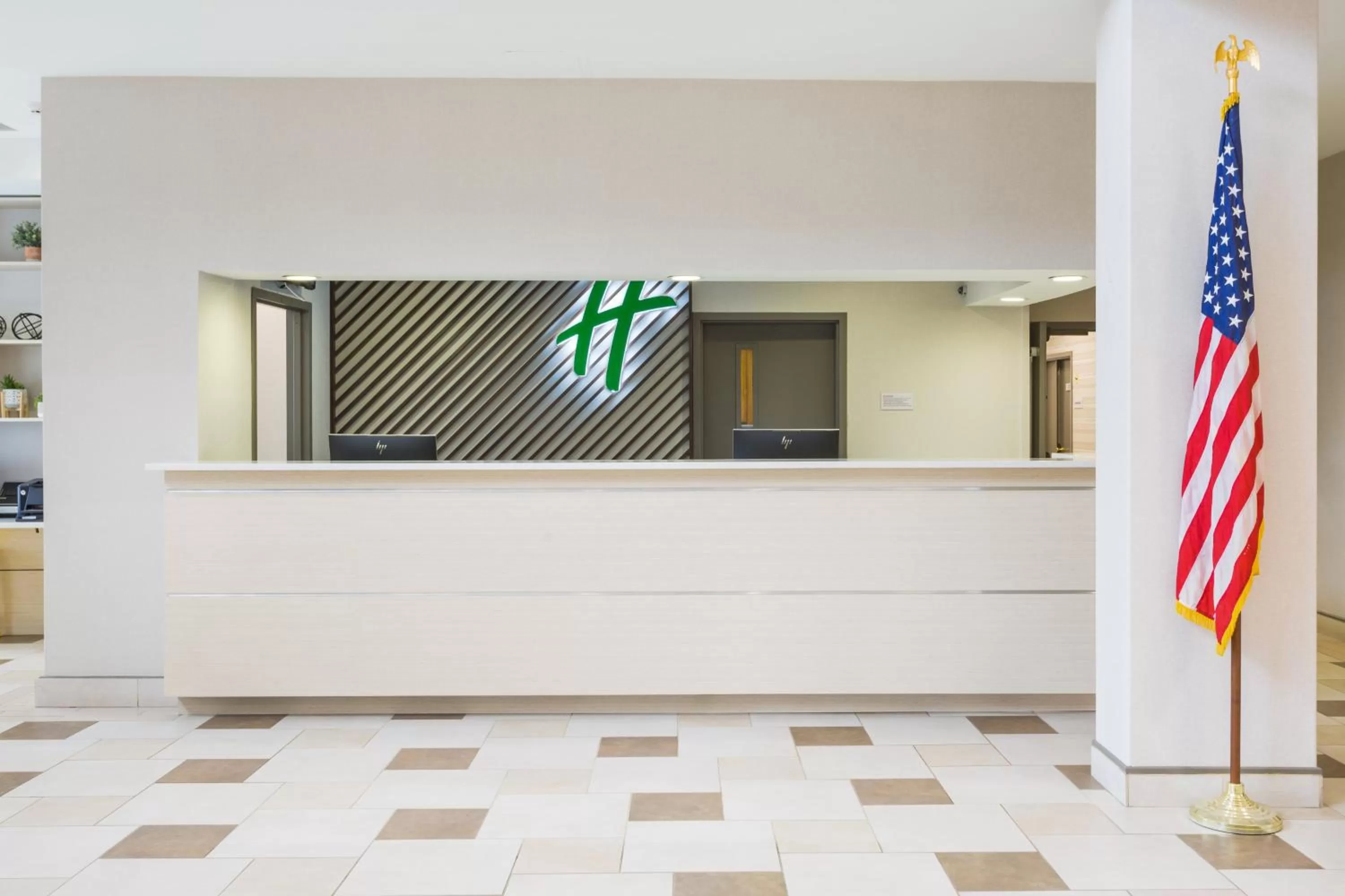 Property building in Holiday Inn Timonium by IHG