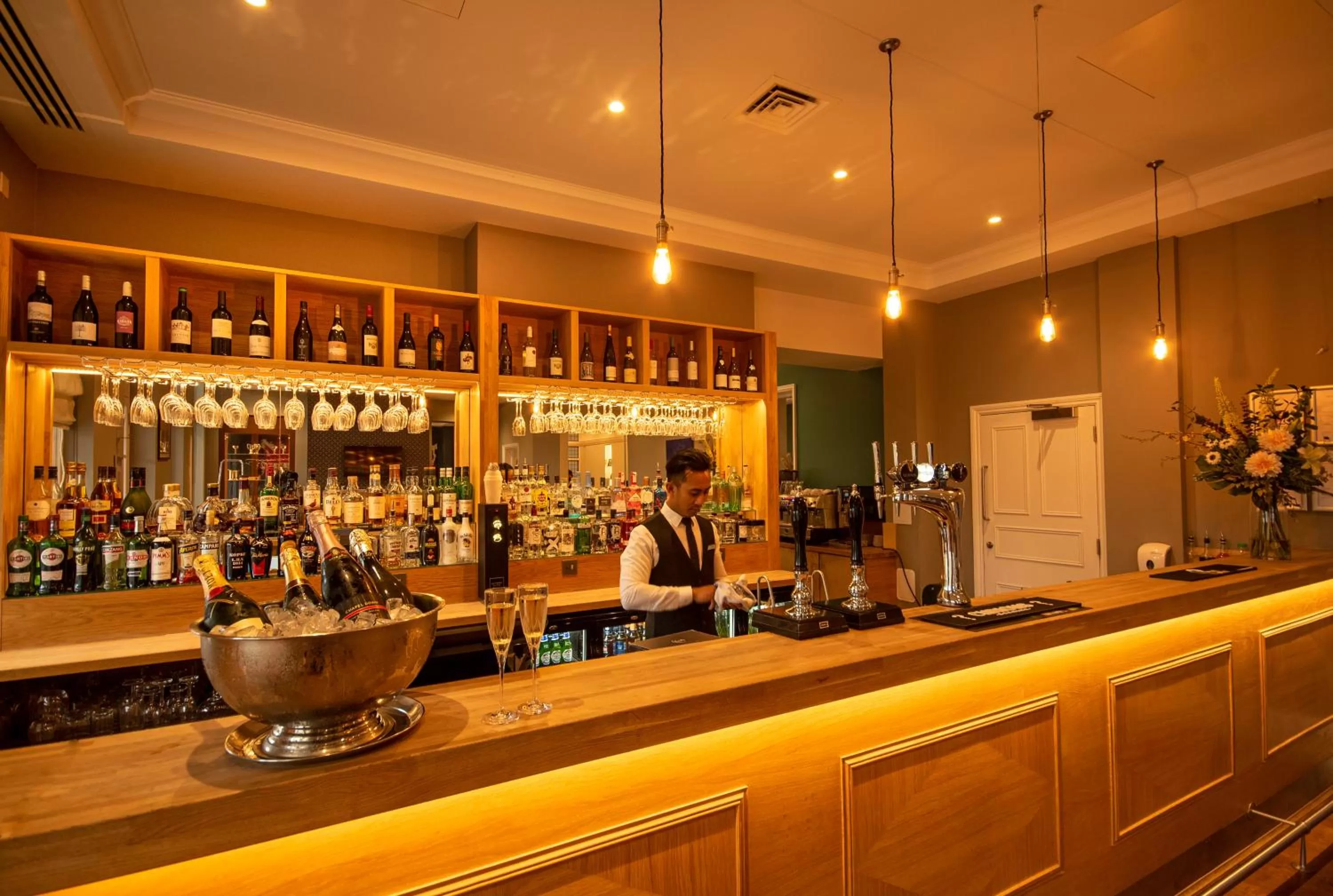 Lounge or bar in Yarrow Hotel