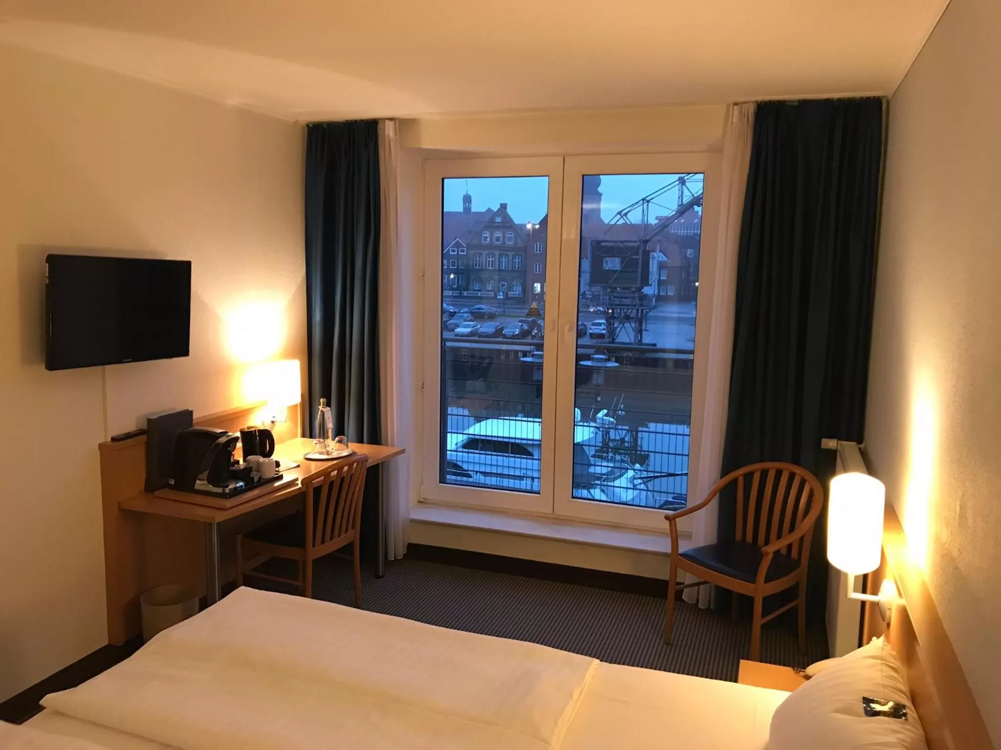 Bedroom, Bed in Hotel Stadthafen Stade