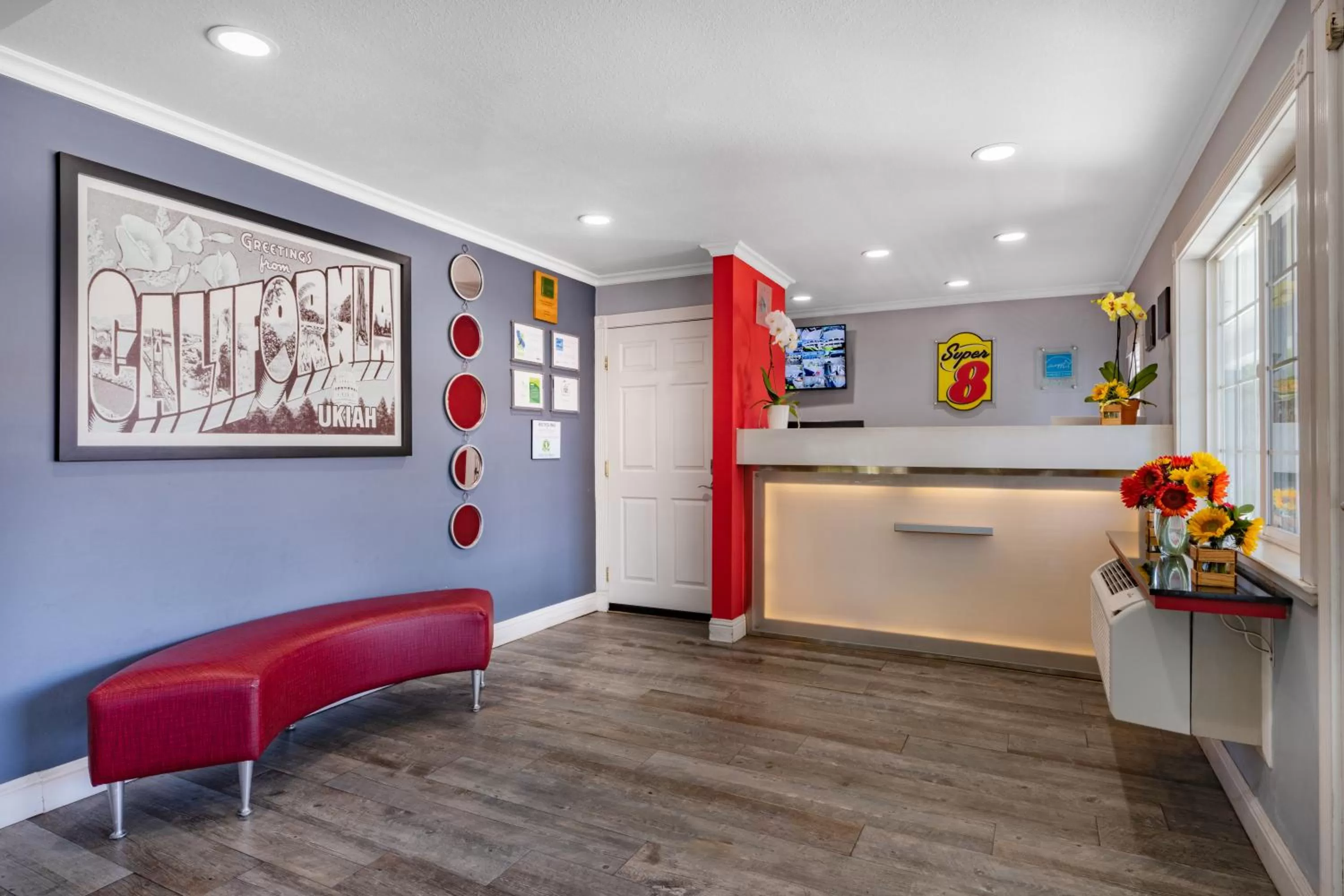 Lobby or reception in Super 8 Ukiah by Wyndham