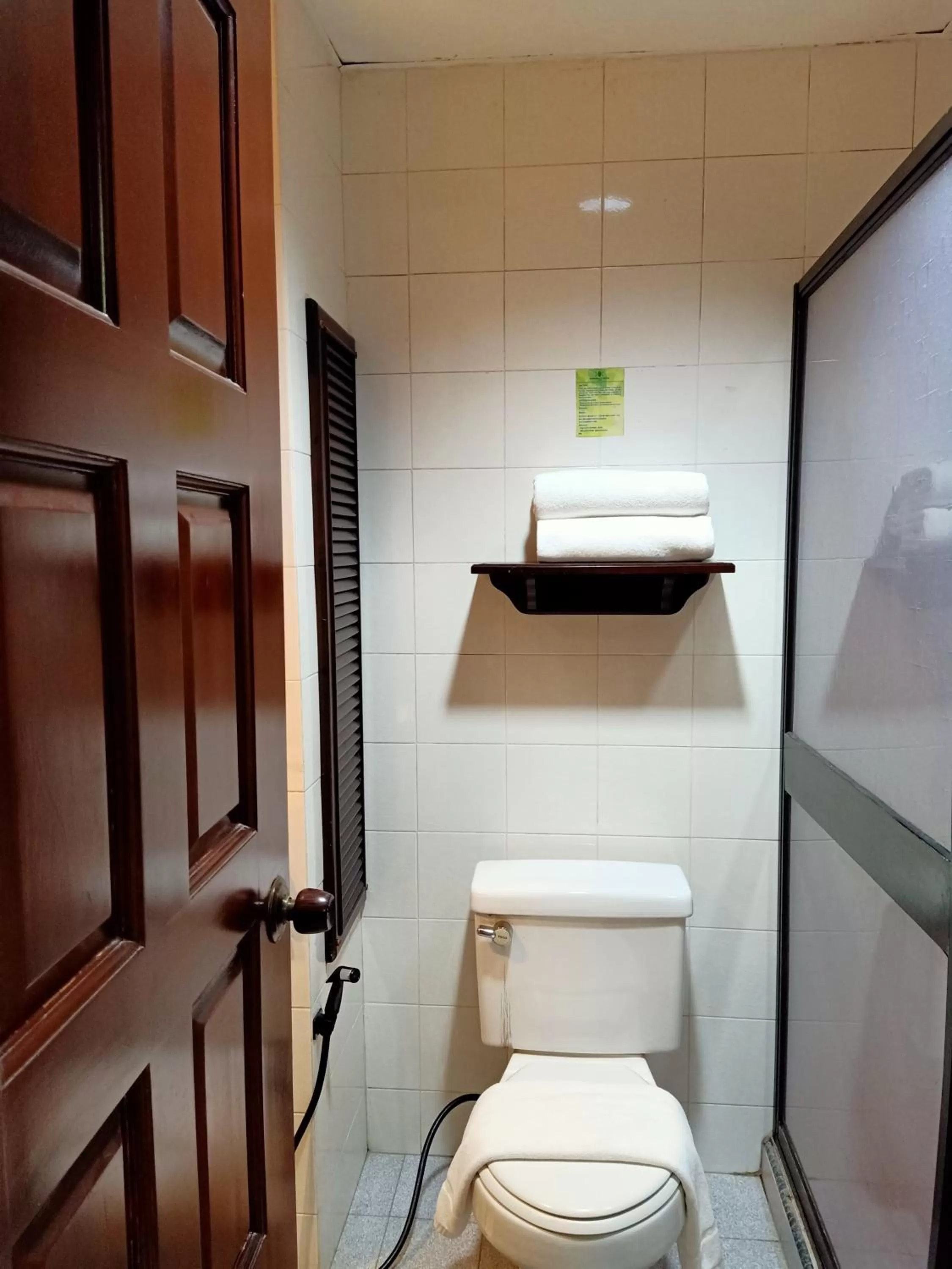 Toilet in Kinabalu Daya Hotel