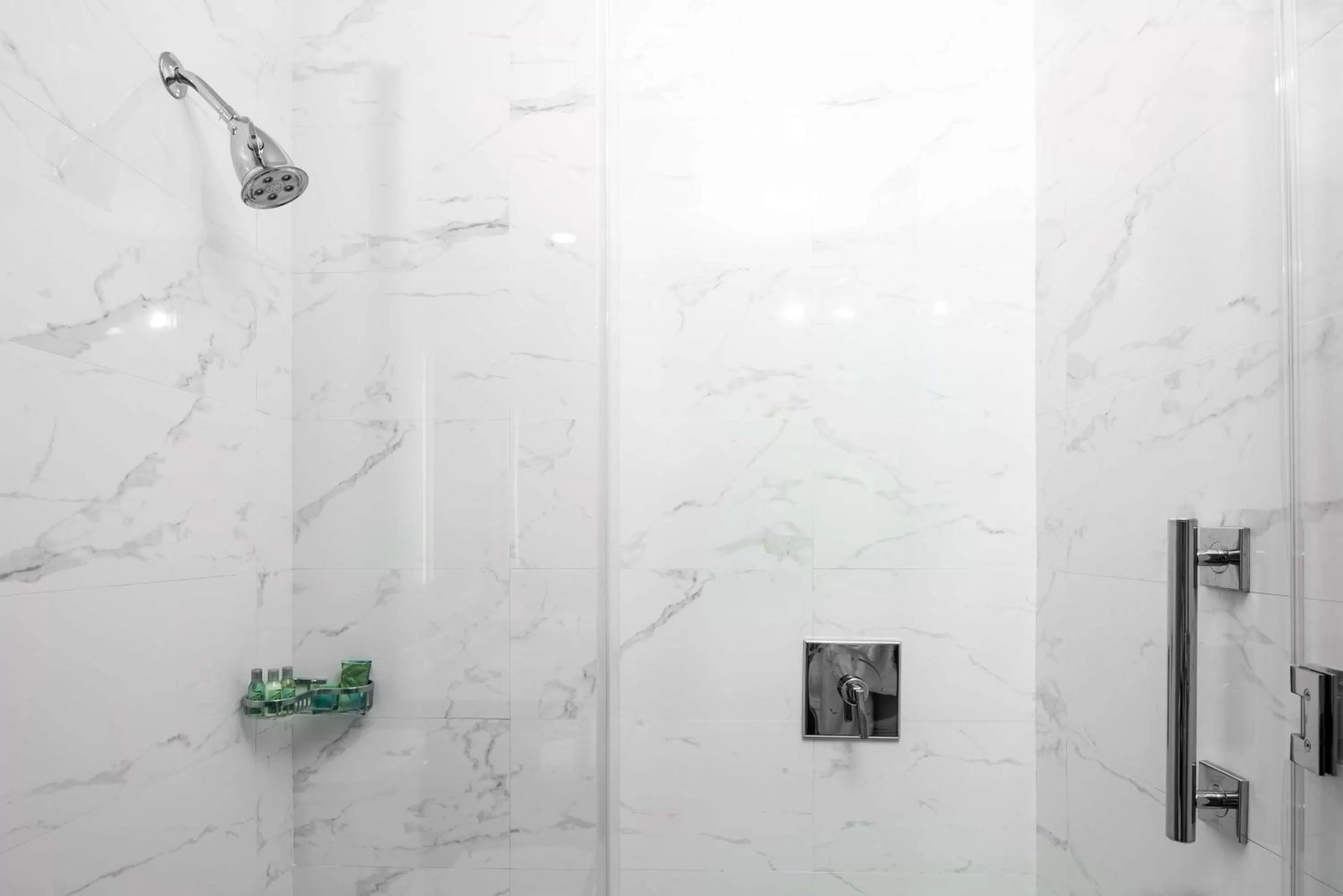 Bathroom in The Fin Hotel, Tapestry Collection by Hilton