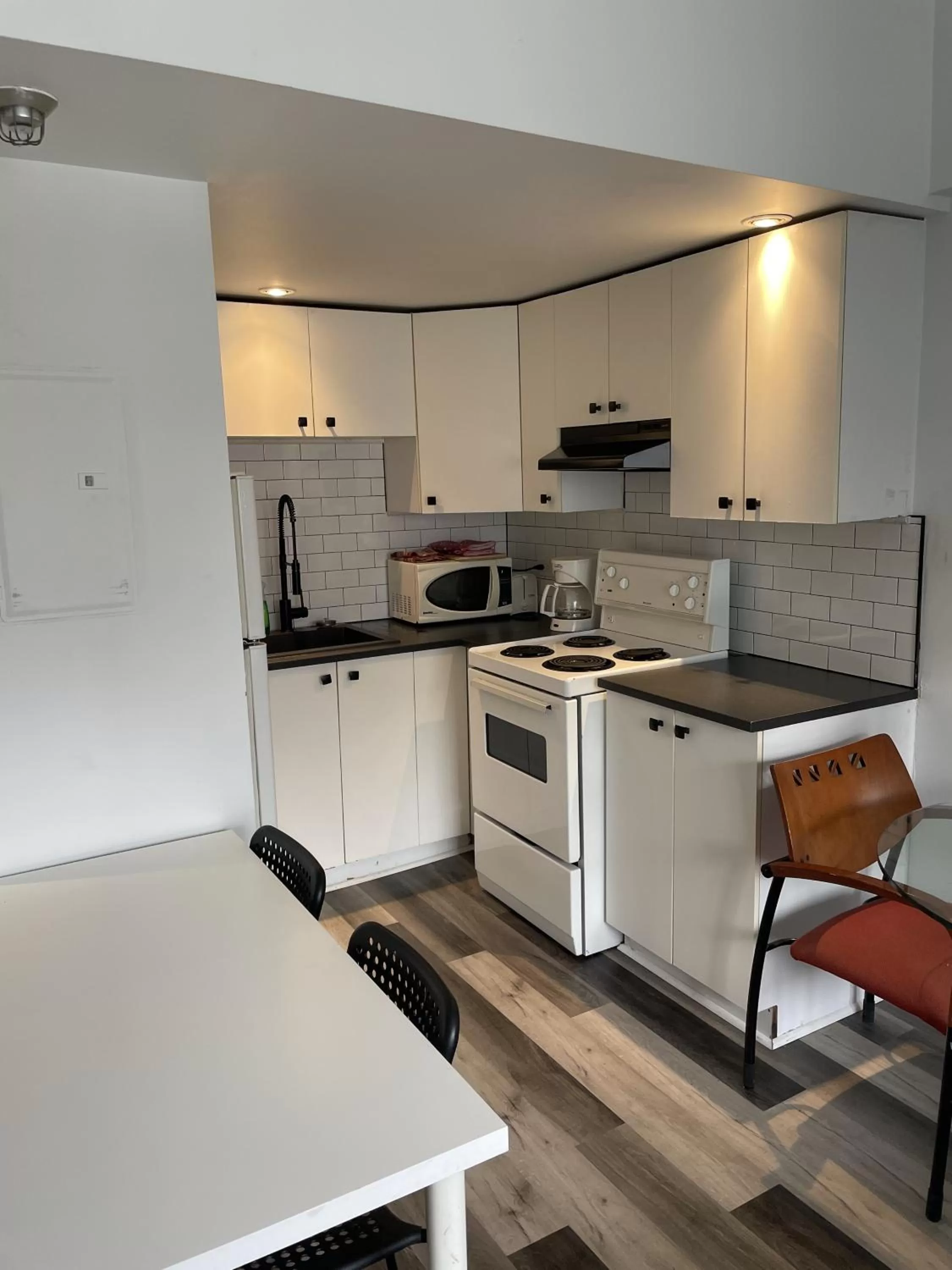 Kitchen/Kitchenette in Faubourg Ste Cath