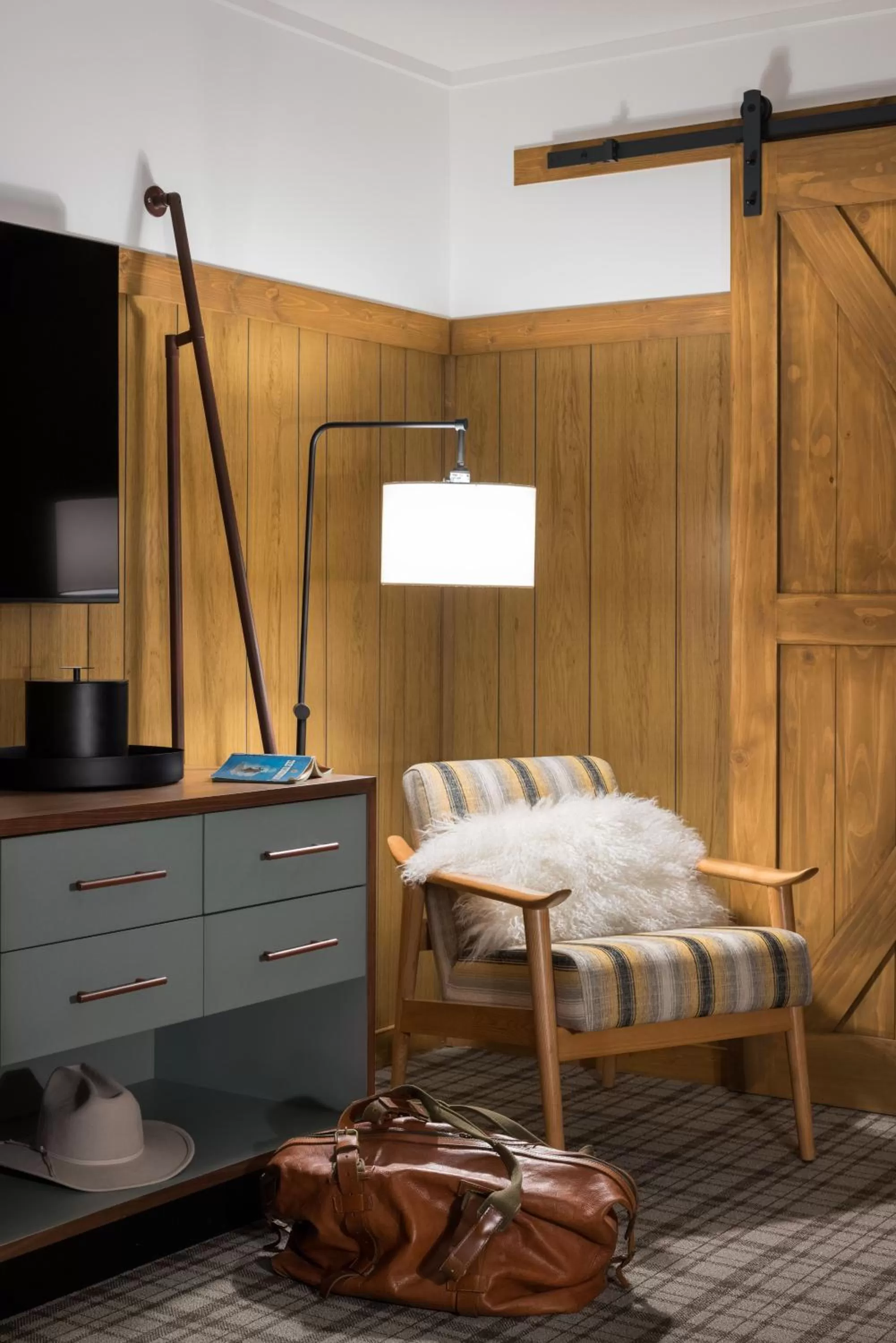 Bedroom in The Virginian Lodge