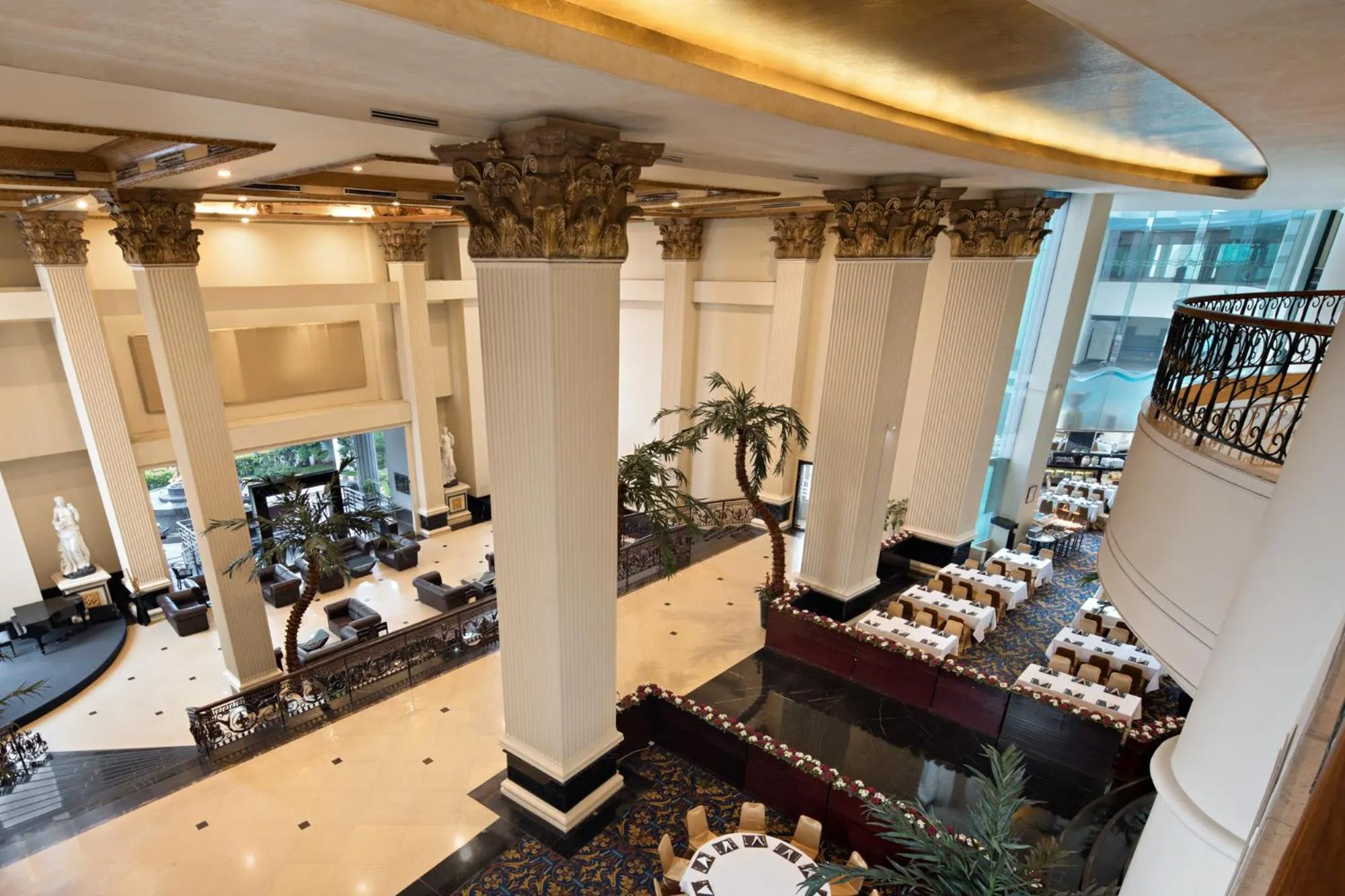 Restaurant/places to eat in Golden Boutique Hotel Kemayoran