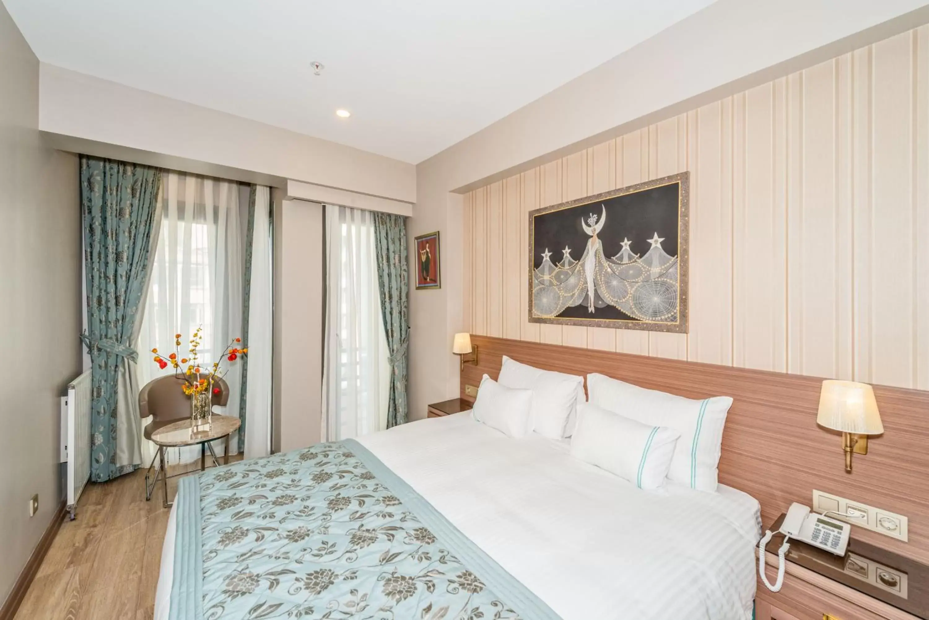 Deluxe Double Room in Taximist Hotel Deluxe Double Room in Taximist Hotel