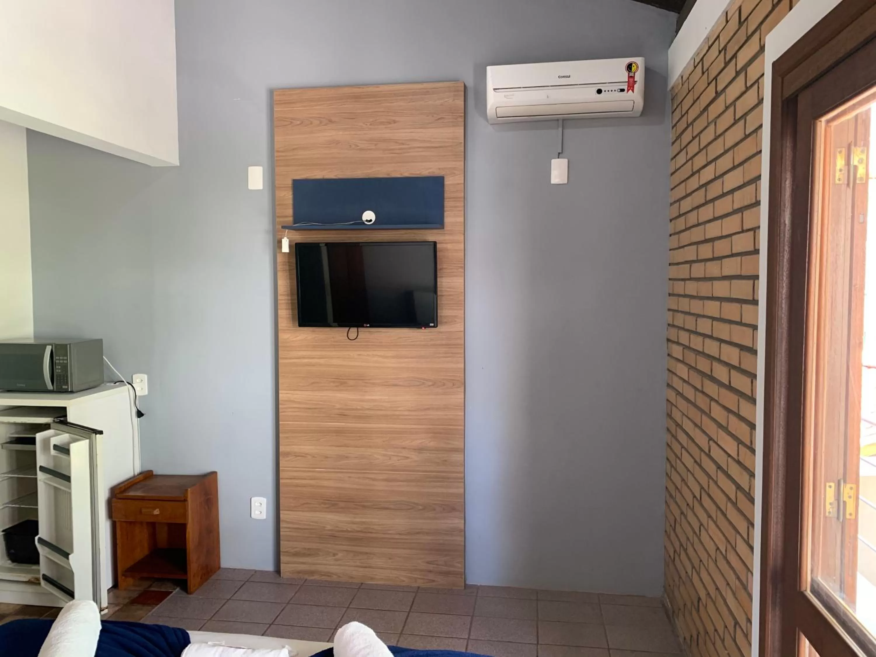 TV/Entertainment Center in Beach House Floripa - Sunset