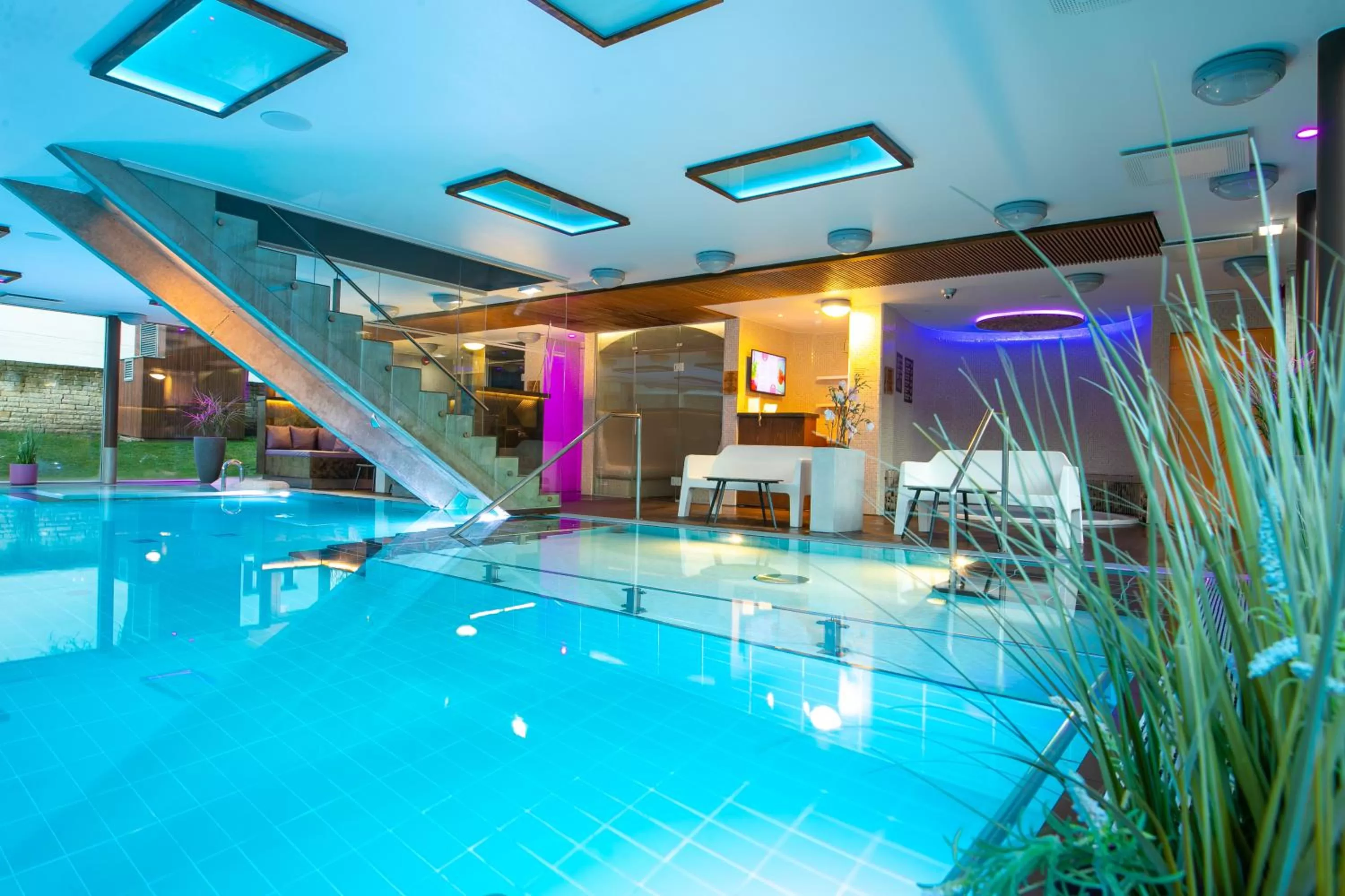 Swimming pool in Johan Design & SPA Hotel