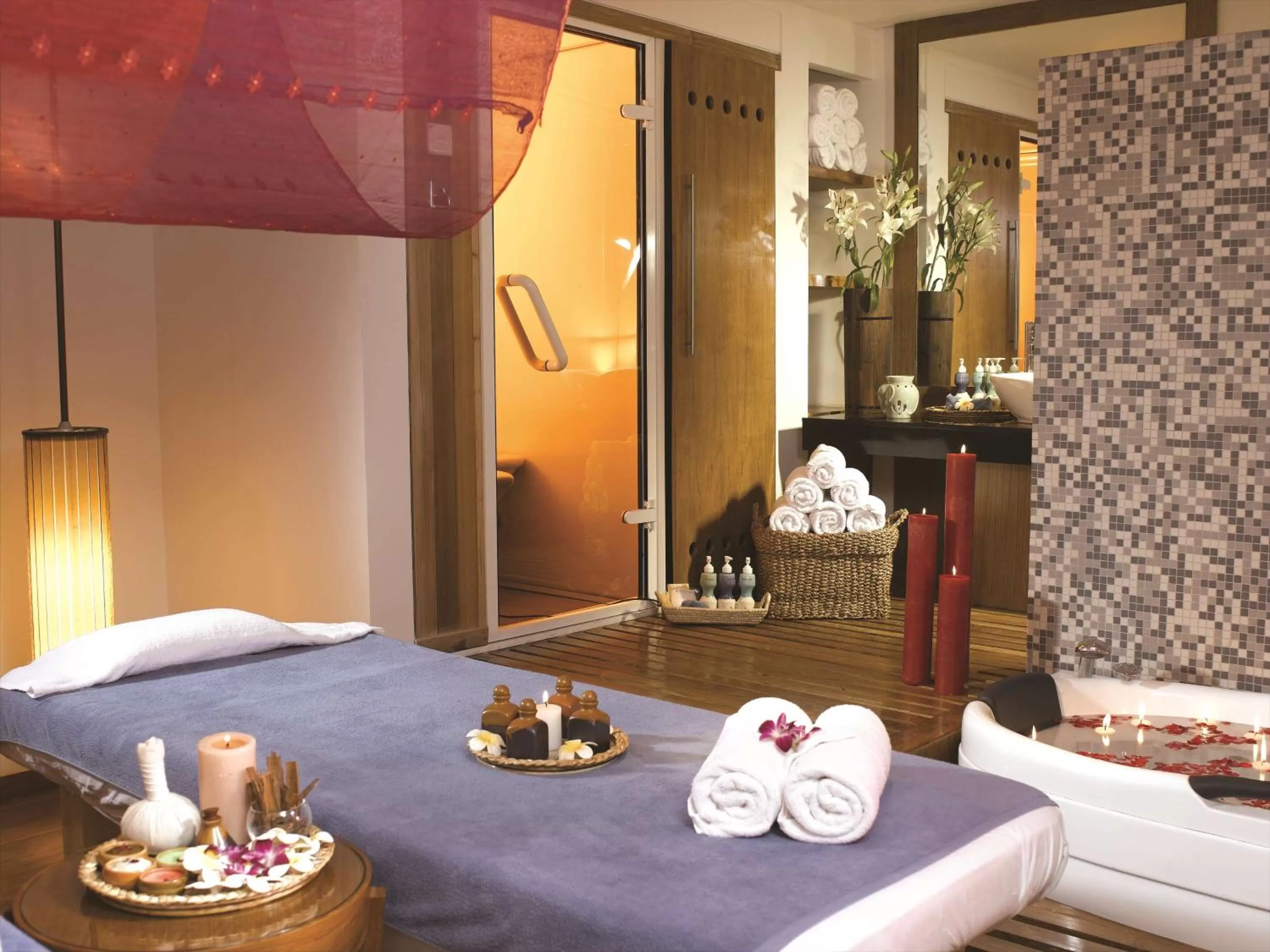 Spa and wellness centre/facilities, Bed in Radisson Blu Dhaka Water Garden