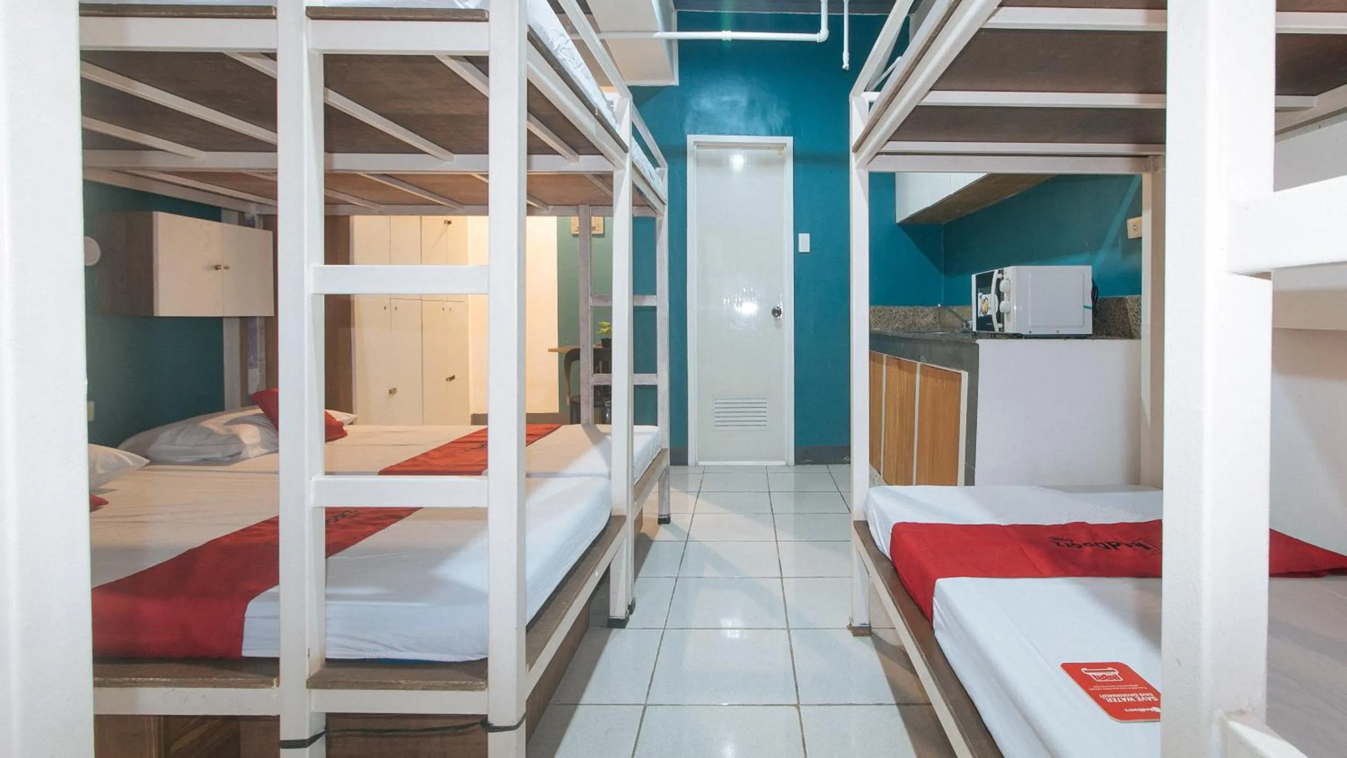 bunk bed, Bed in RedDoorz at Crowne One Condo