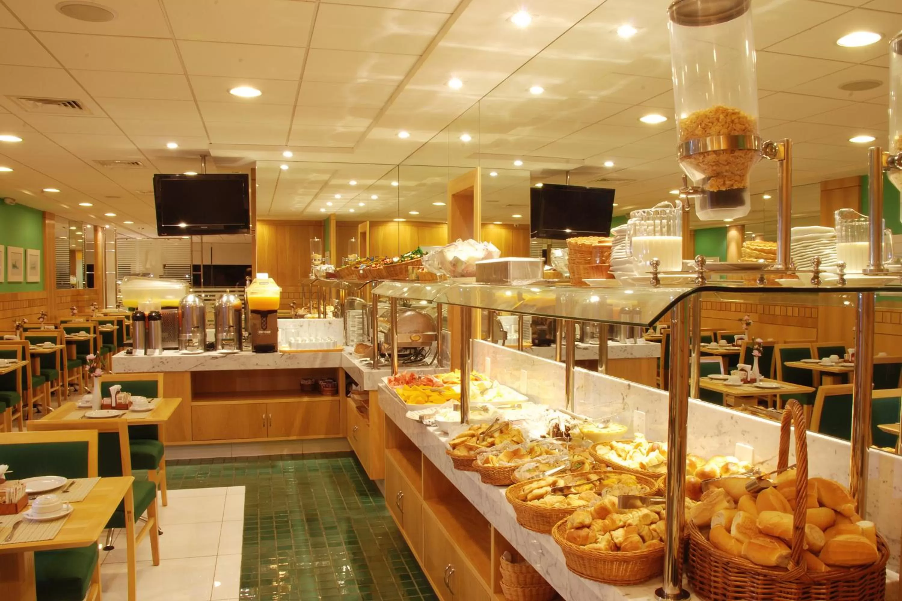 Breakfast in Hotel Astoria Copacabana