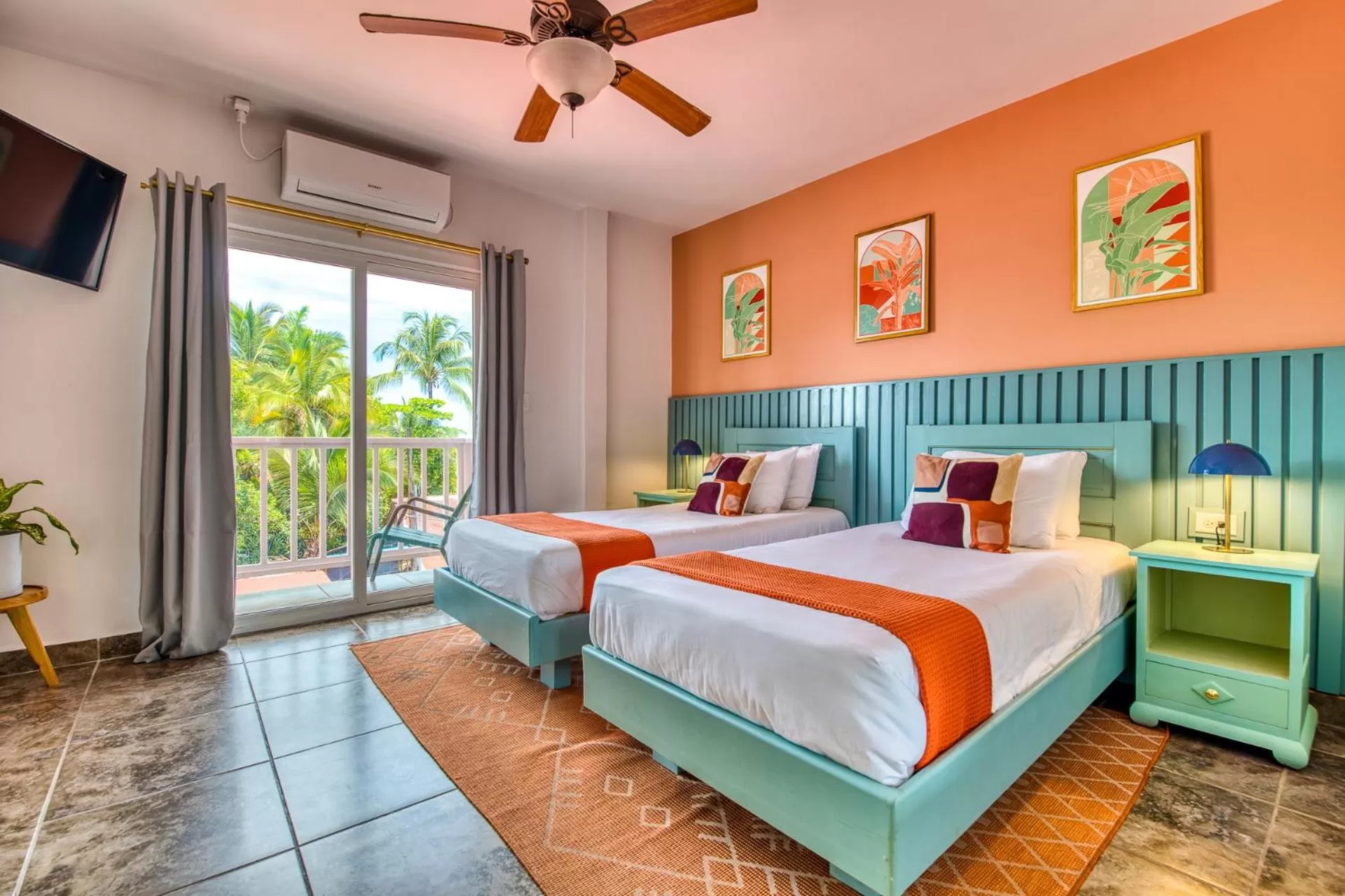 Photo of the whole room, Bed in Bocas Paradise Hotel