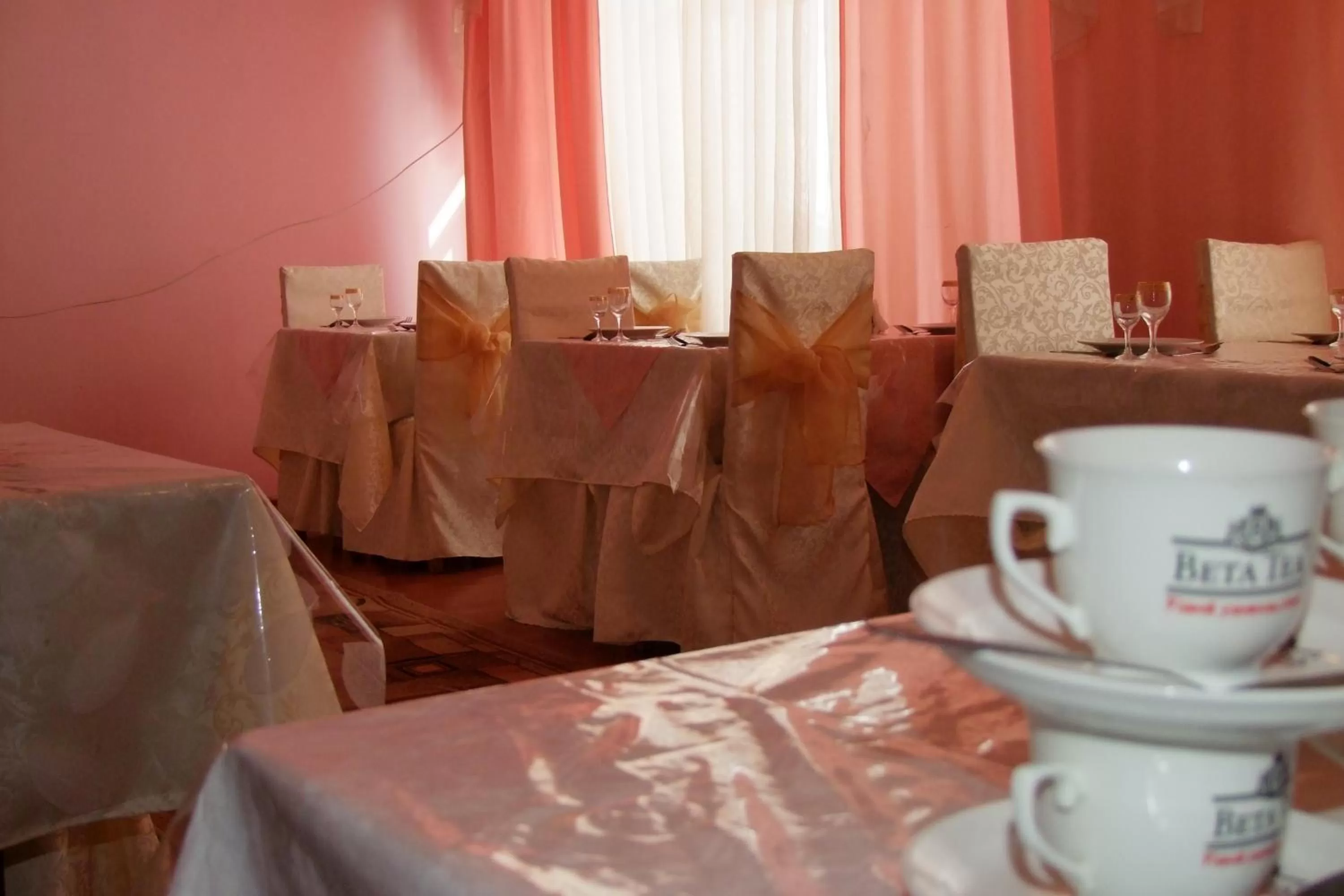 Restaurant/places to eat in Otel Issyk-Kul Karakol