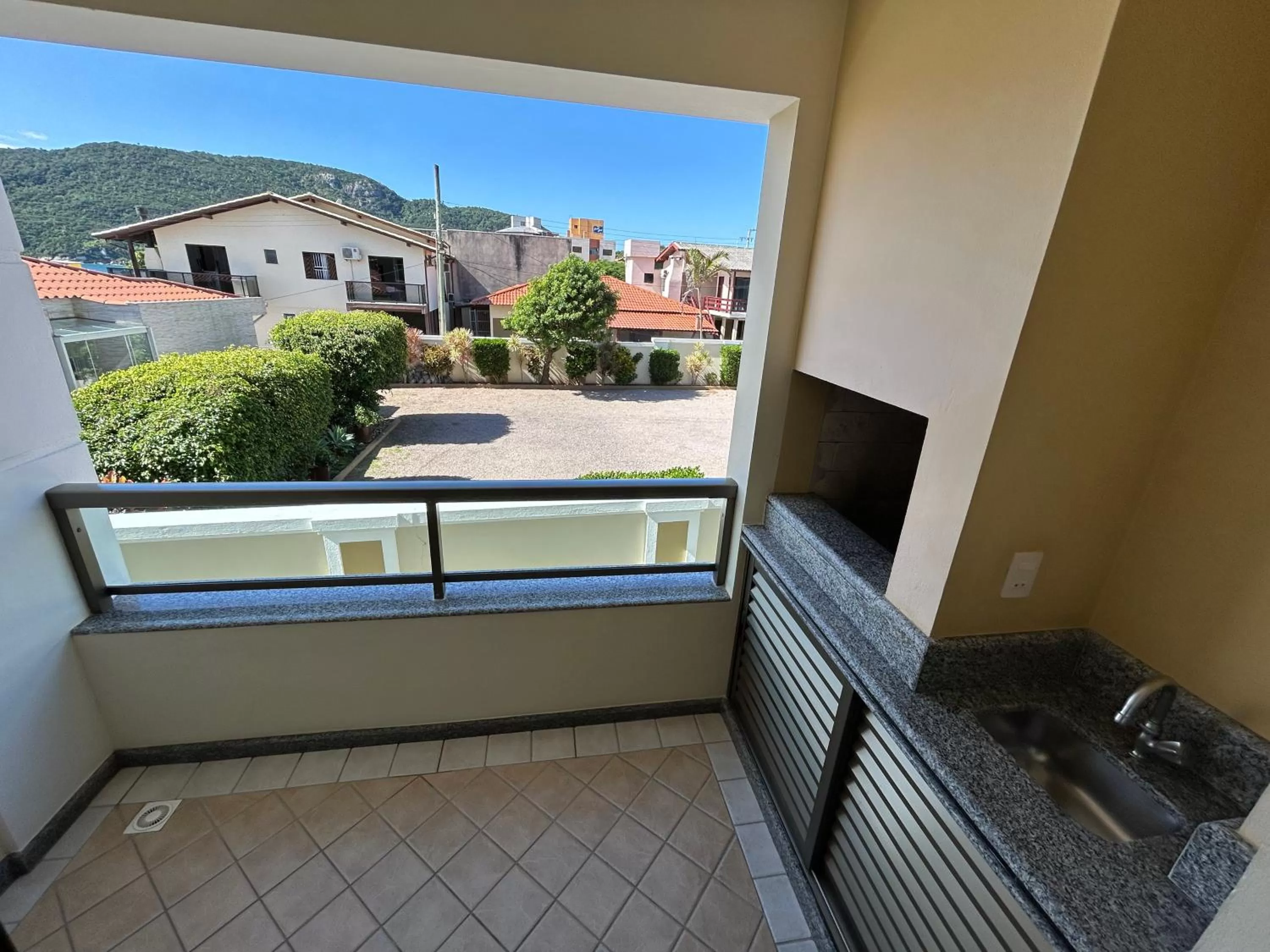 Balcony/Terrace, Pool View in Golfinhos Apart Hotel