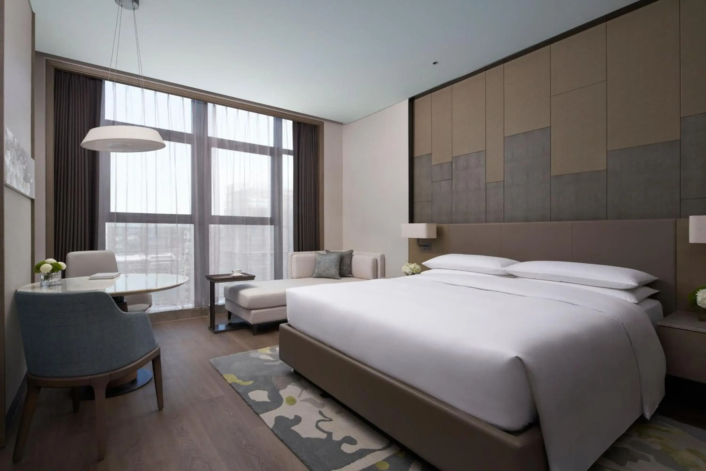 King Room with City View - Club Level in Wenzhou Marriott Hotel King Room with City View - Club Level in Wenzhou Marriott Hotel