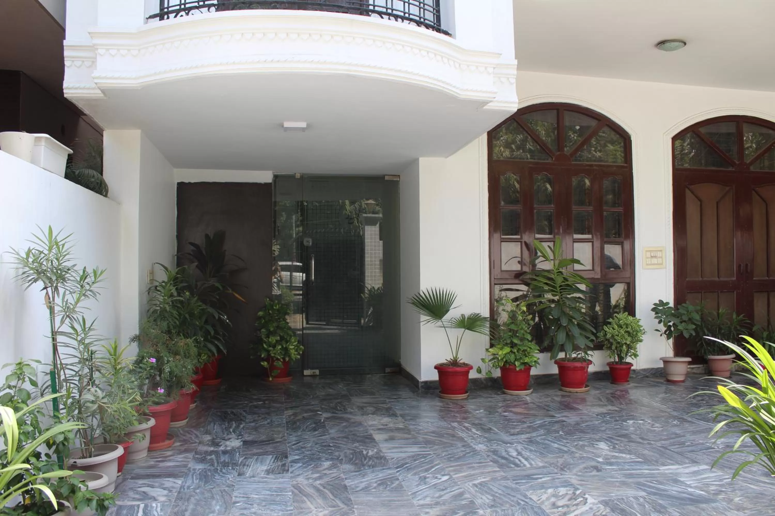 Facade/entrance in FabExpress IVY Inn Sector 35