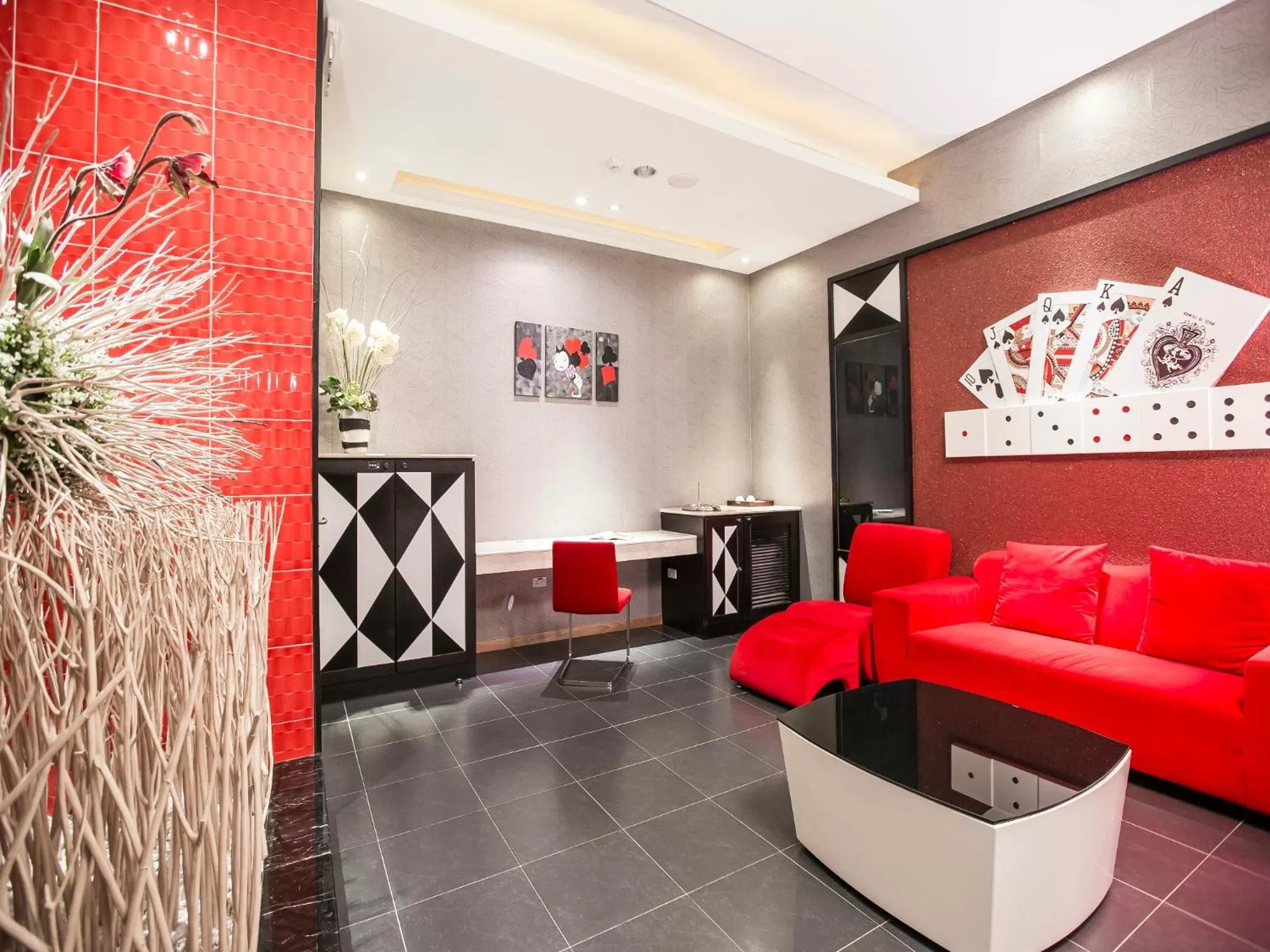 Living room in Moon Area Motel