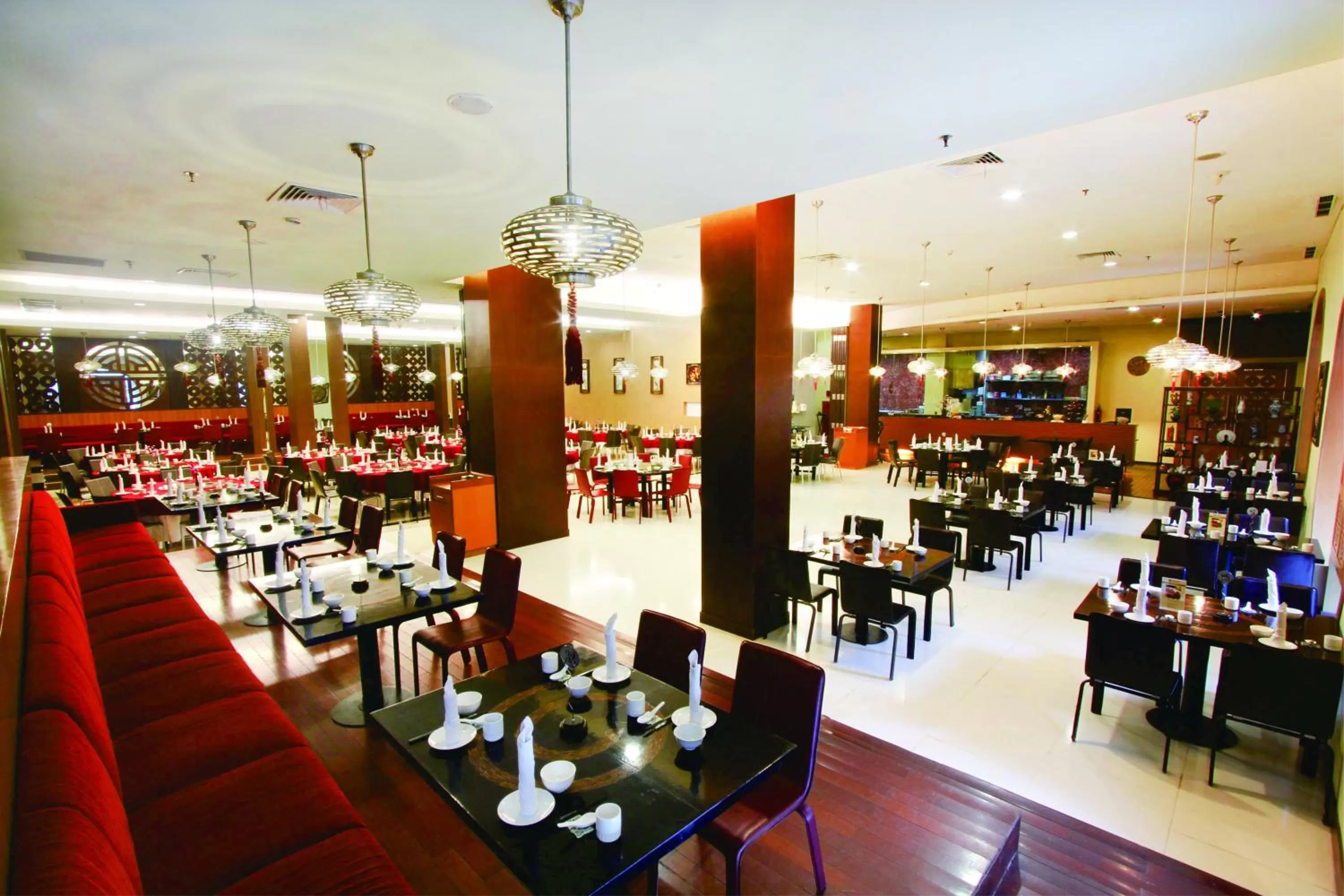 Restaurant/places to eat in Mercure Surabaya Grand Mirama