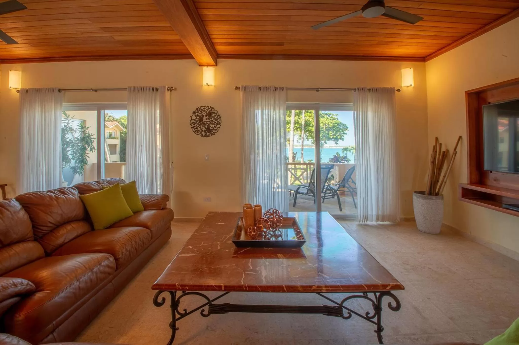 Living room in Velero Beach Resort