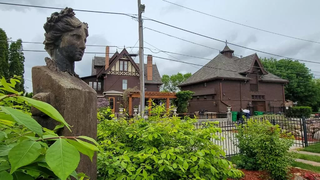 Garden, Property Building in Chocolate Mansion