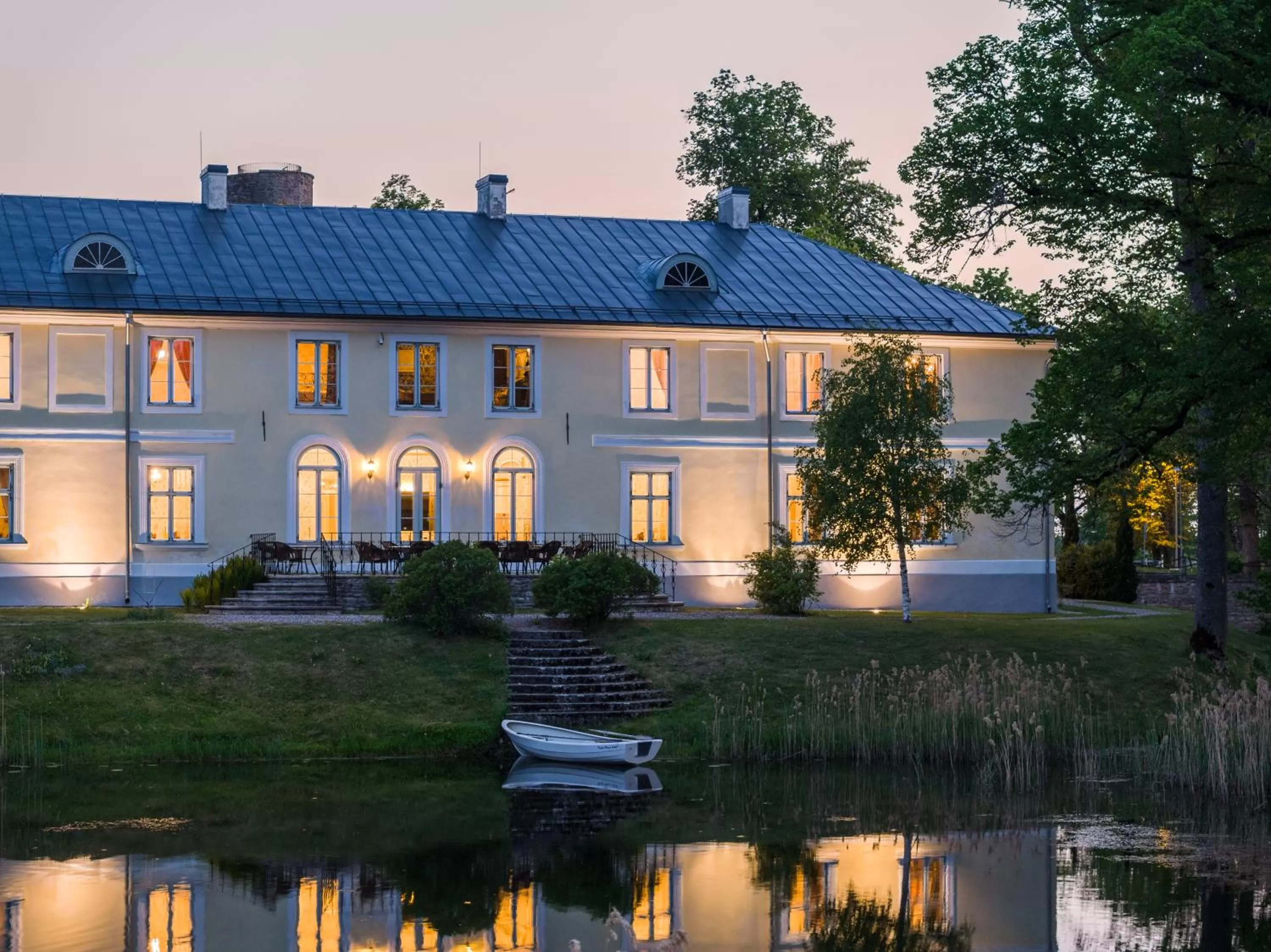 Property building in Padise Manor