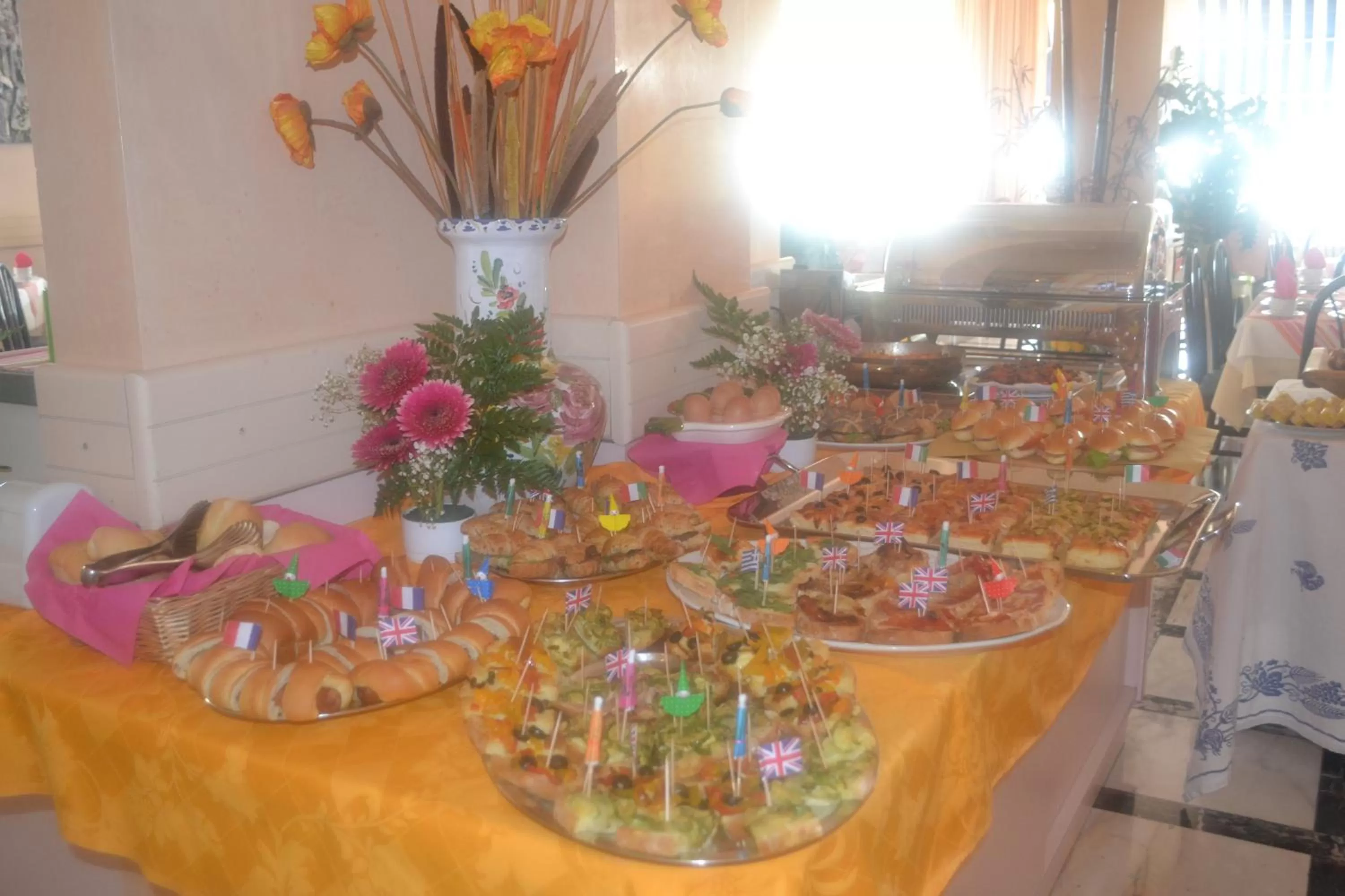 Restaurant/places to eat in Hotel Cobalto