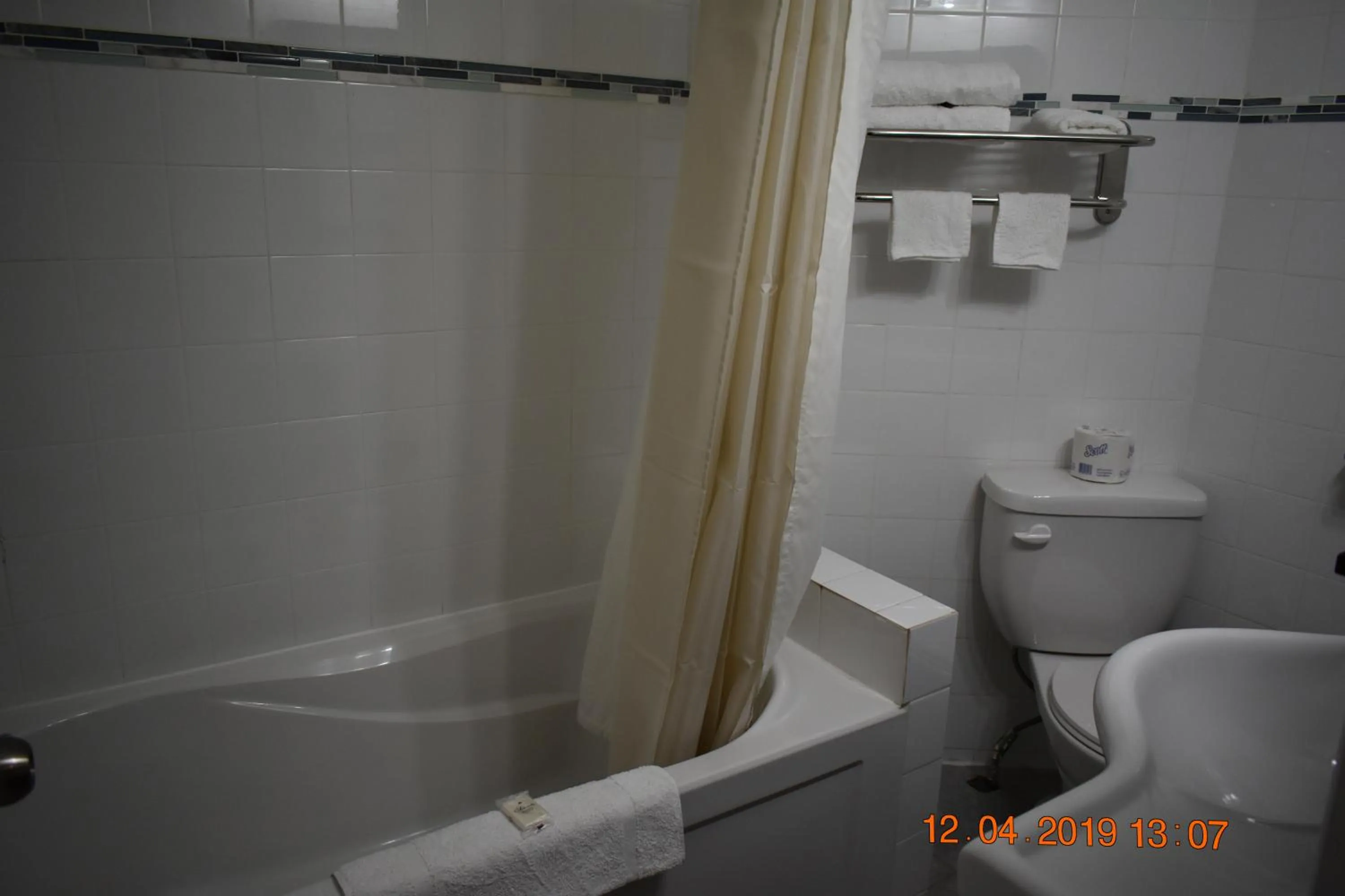 Bathroom in Time Travellers Motel