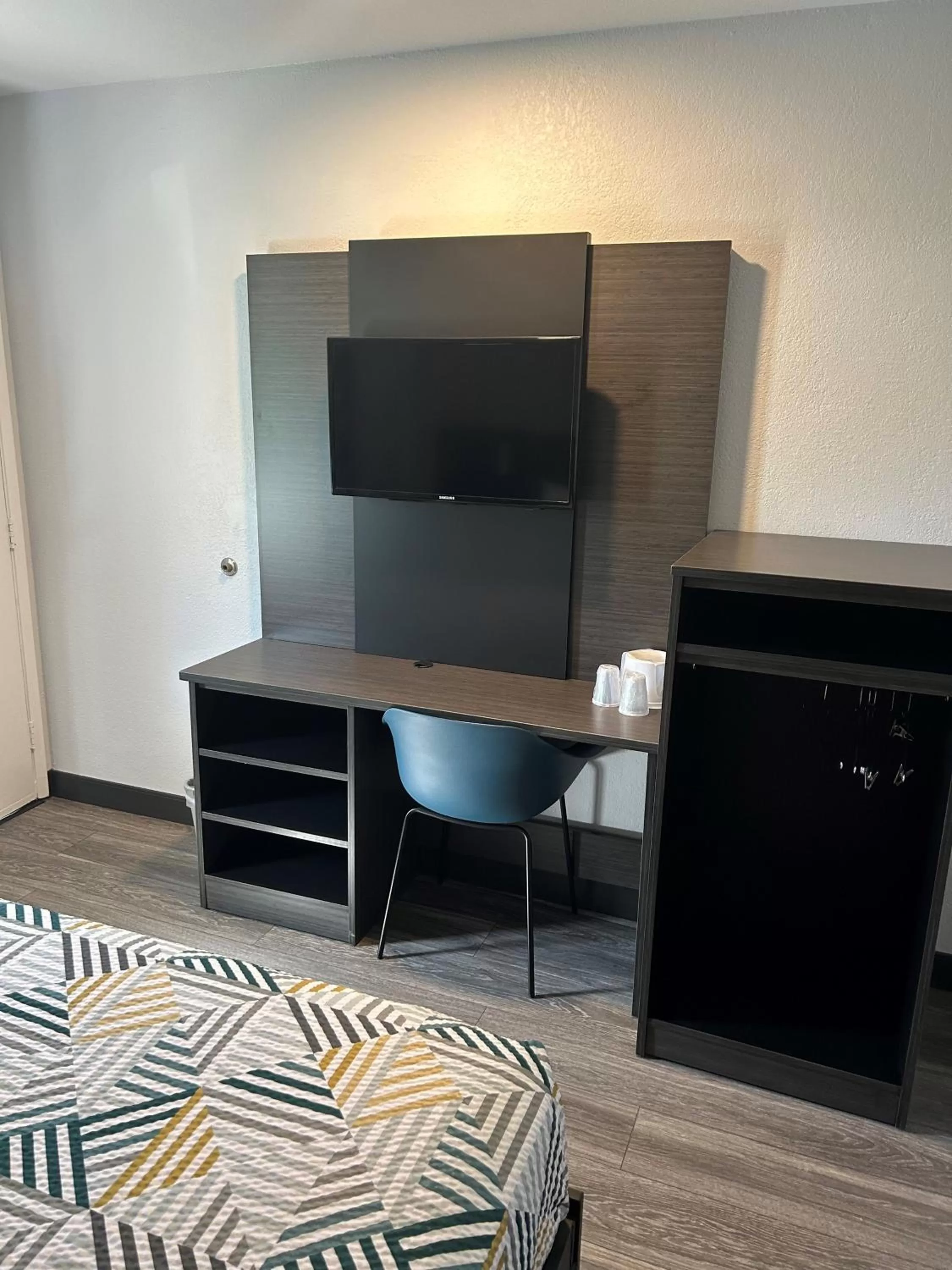 Bed in Motel 6-Marina, CA - Monterey