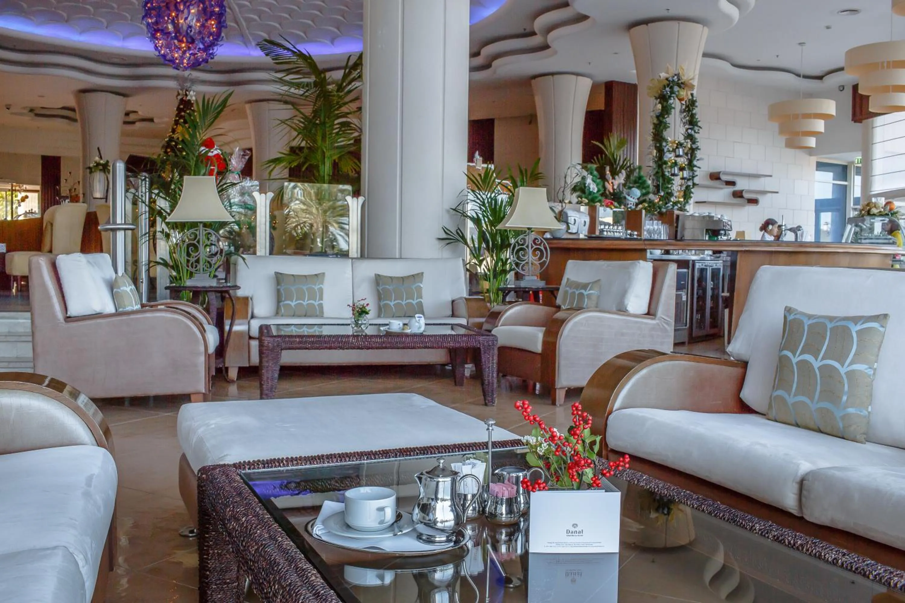 Food and drinks in Danat Jebel Dhanna Resort