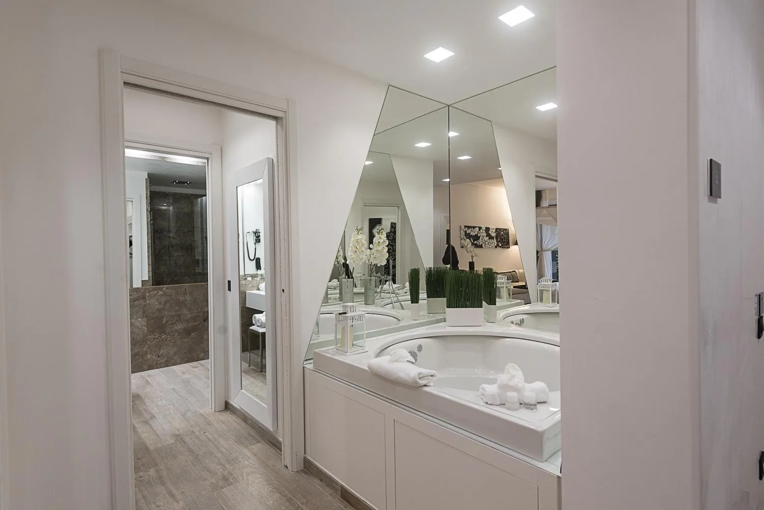 Hot Tub in LHP Hotel Santa Margherita Palace & SPA