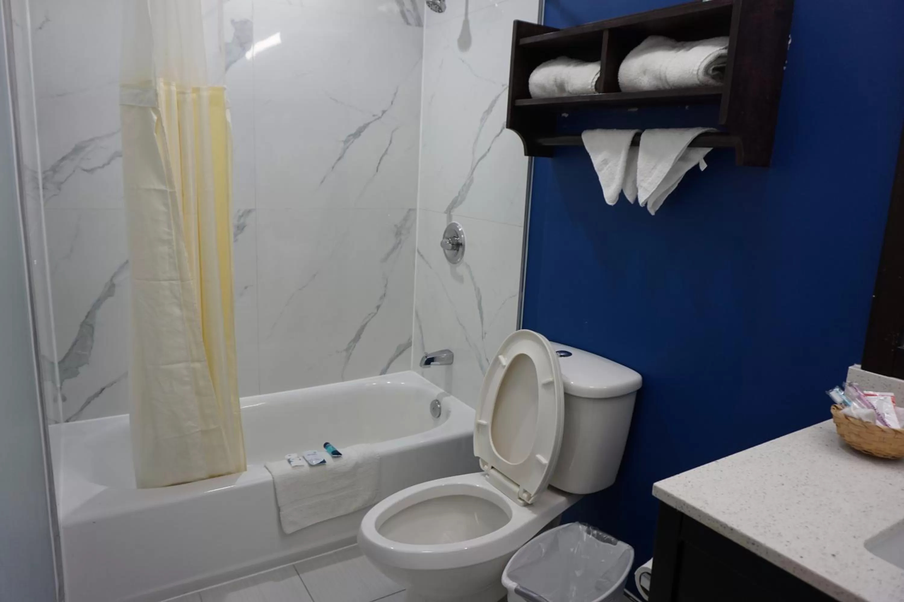 Bathroom in Star Light Inn