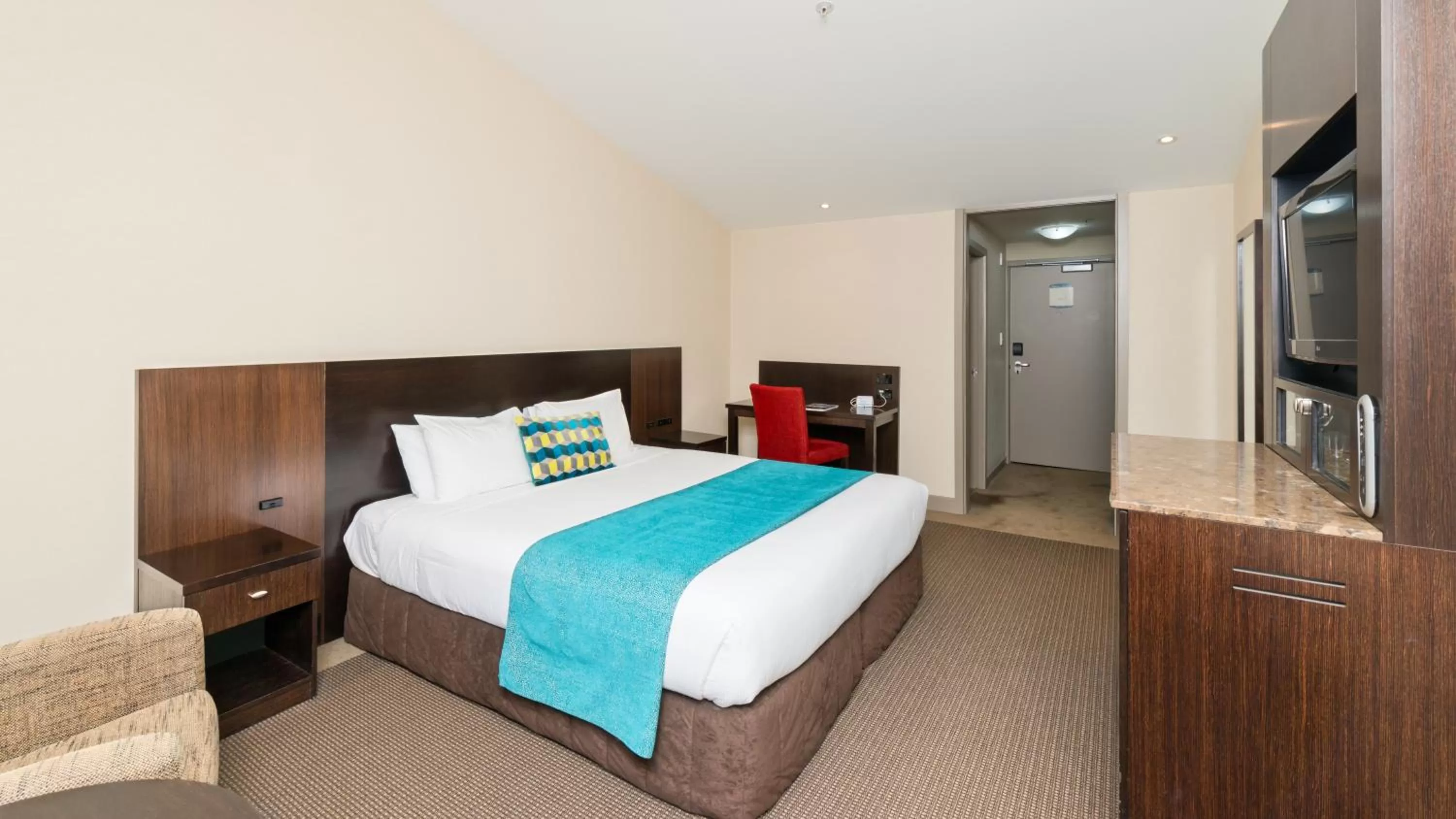 Bed in Copthorne Hotel & Resort Lakefront Queenstown