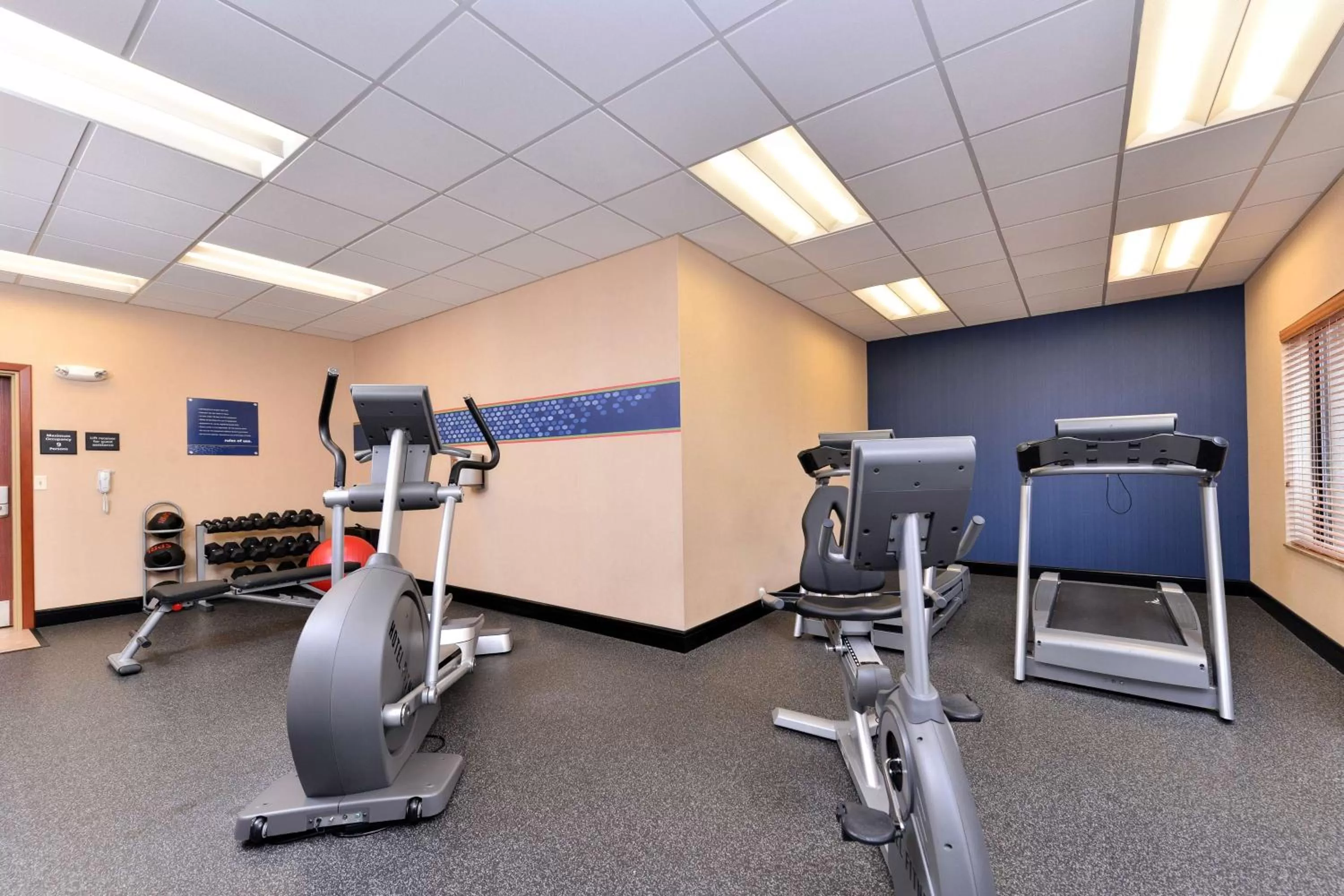 Fitness centre/facilities in Hampton Inn Evanston