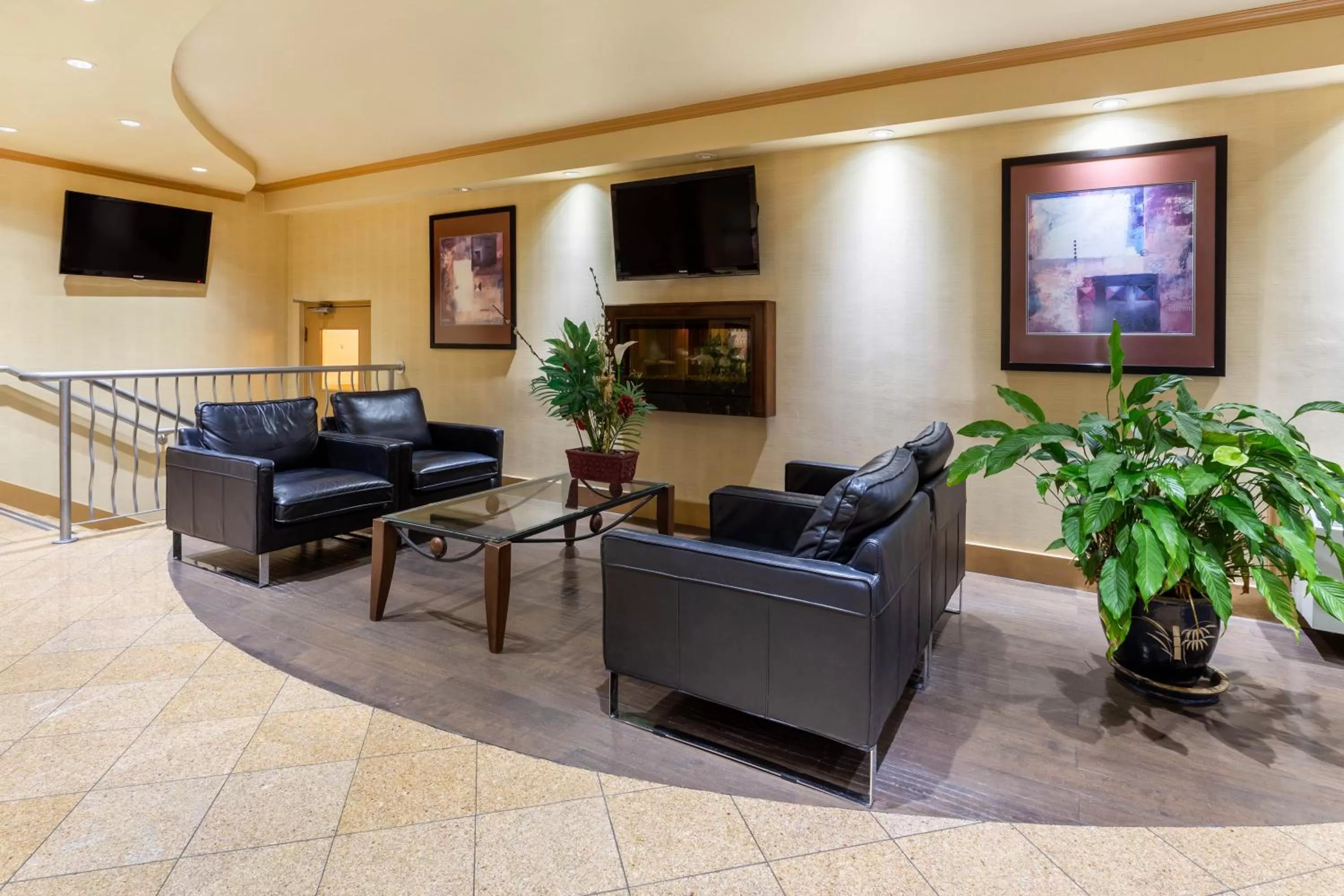 Lobby or reception in Ramada by Wyndham Coquitlam