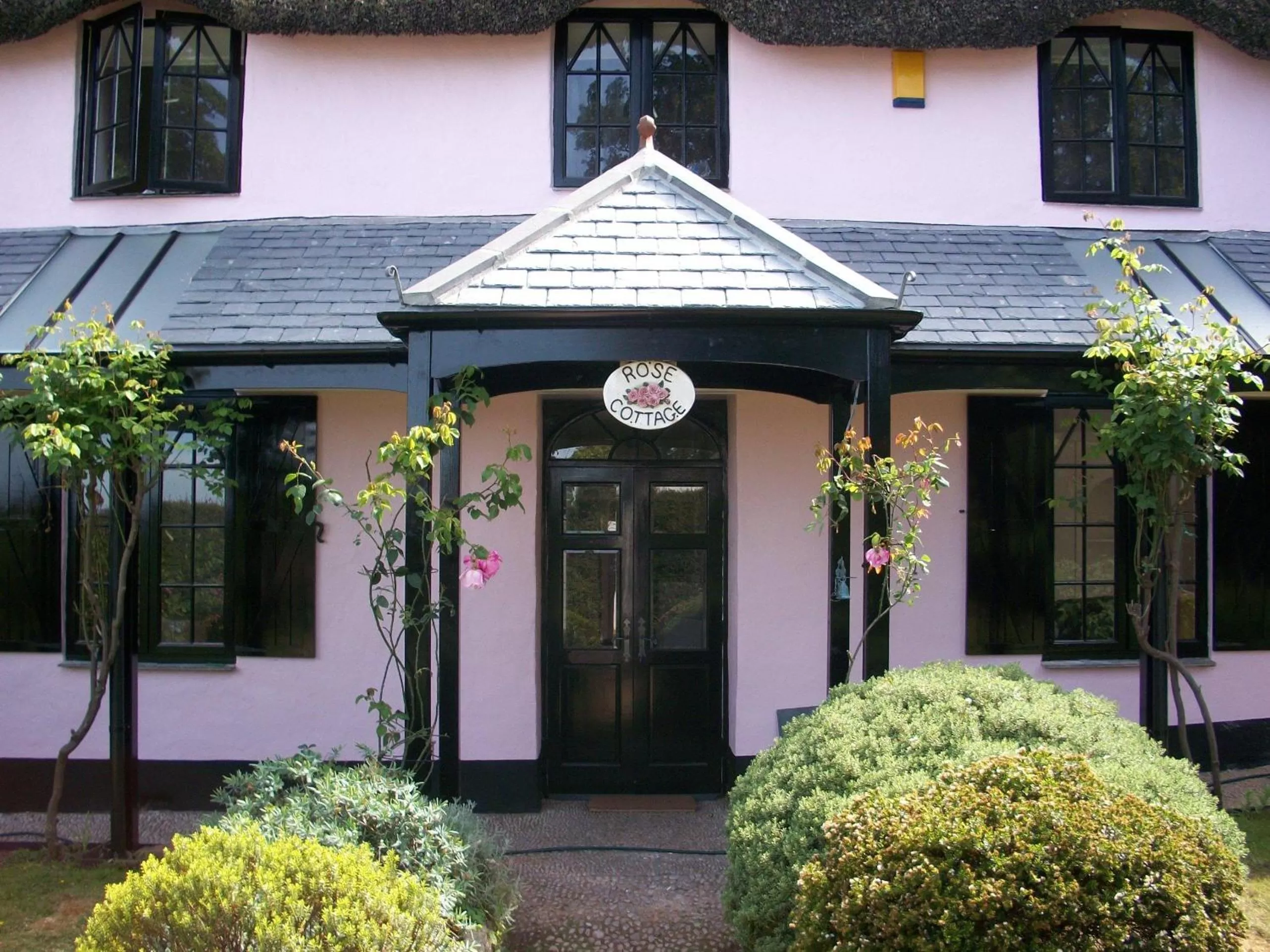 Cottage (8 Adults + 1 Child) in Cary Arms & Spa