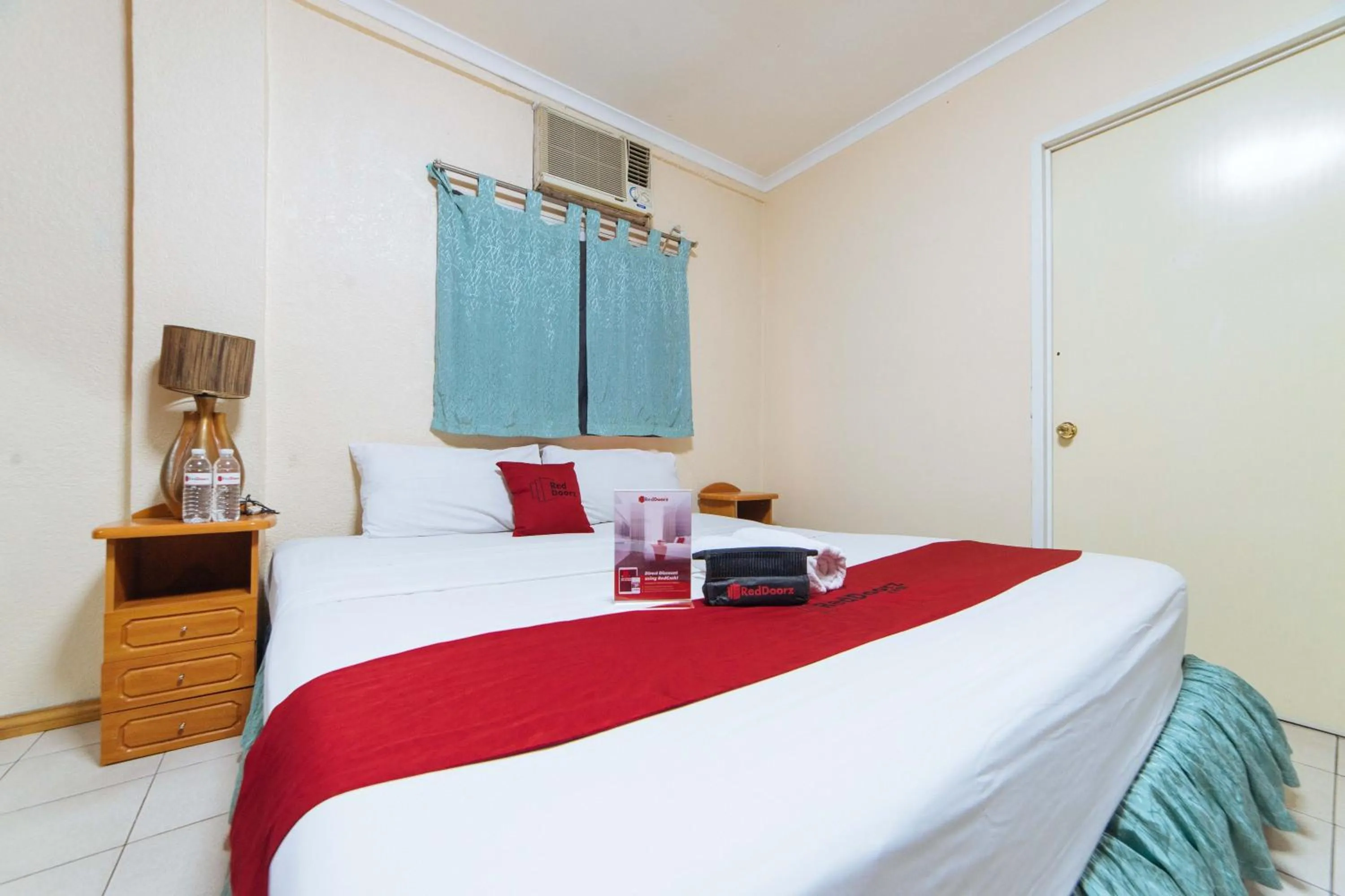 Photo of the whole room, Bed in RedDoorz @ Clarkview 21st Street Angeles City