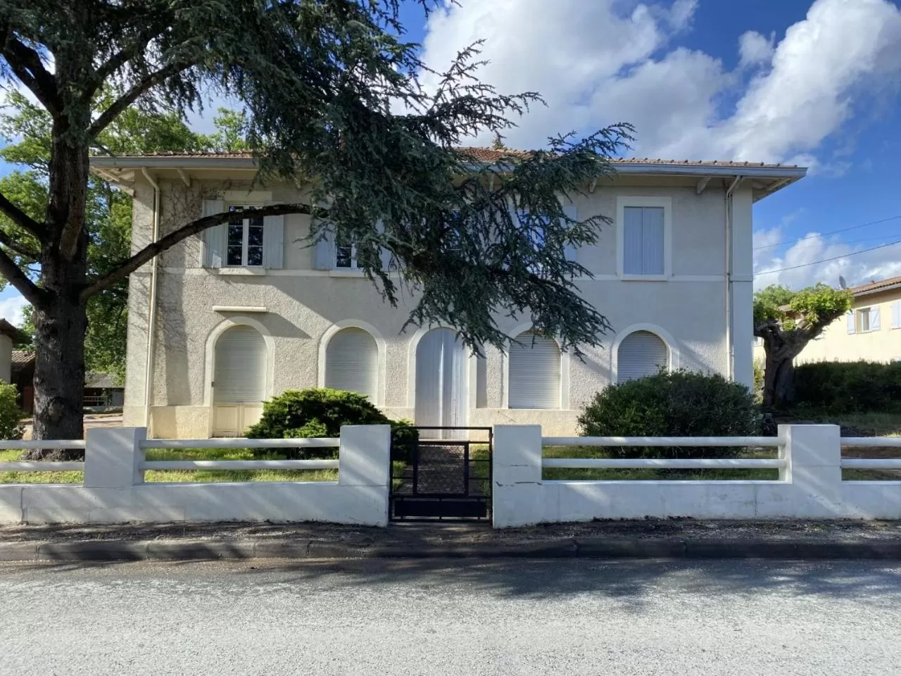 Property building in Maison Farol