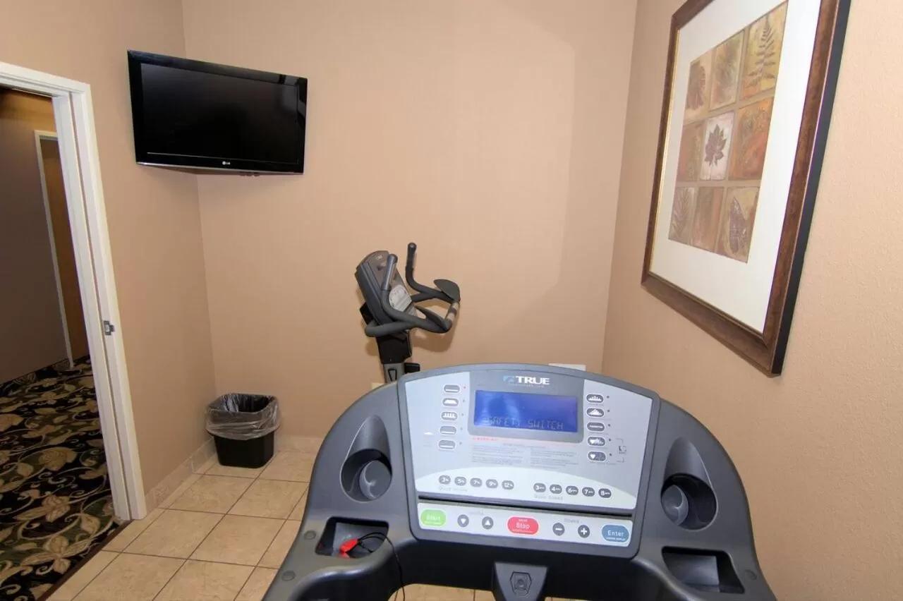 Fitness centre/facilities in Rock Island Inn & Suites