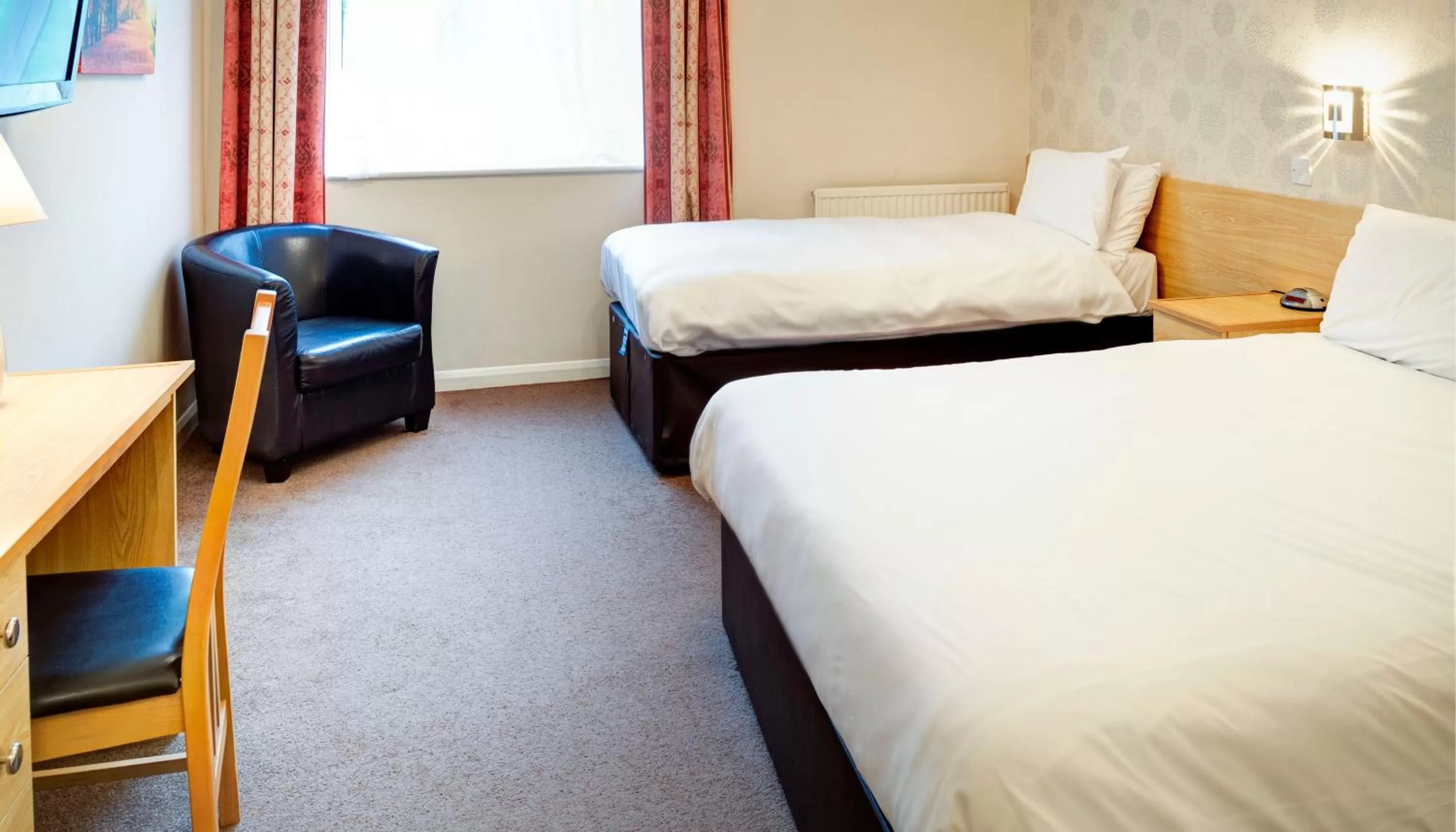 Bed in Best Western The Royal Chase Hotel