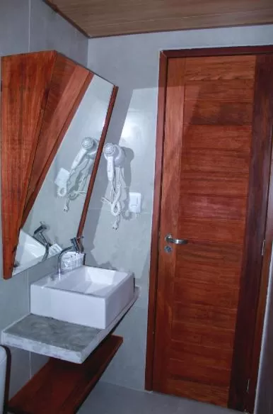 Bathroom in Pousada Sol e Mar
