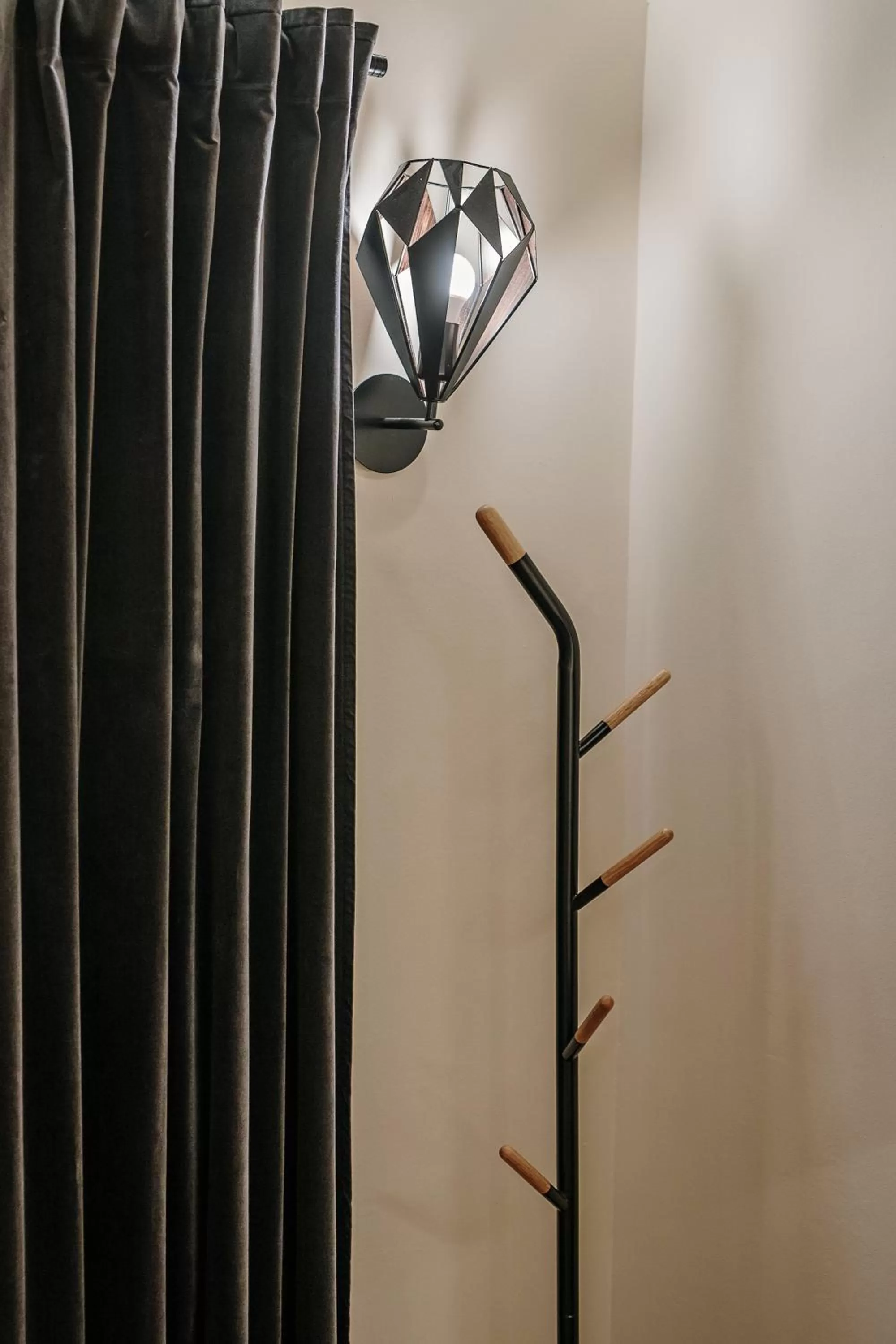 Decorative detail in Operna klet Ljubljana