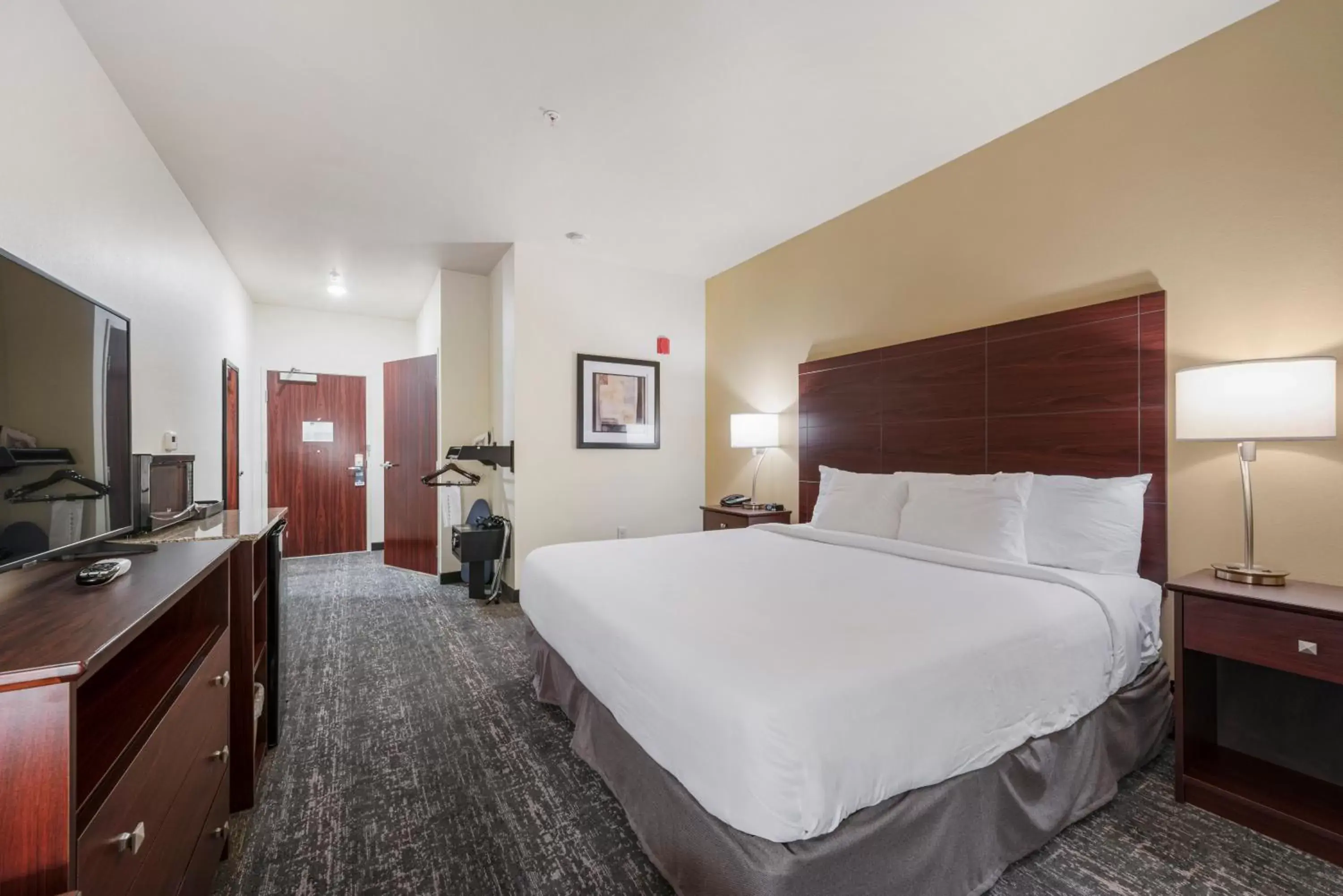 King Room with Roll-In Shower - Disability Access in Cobblestone Hotel & Suites - Urbana King Room with Roll-In Shower - Disability Access in Cobblestone Hotel & Suites - Urbana
