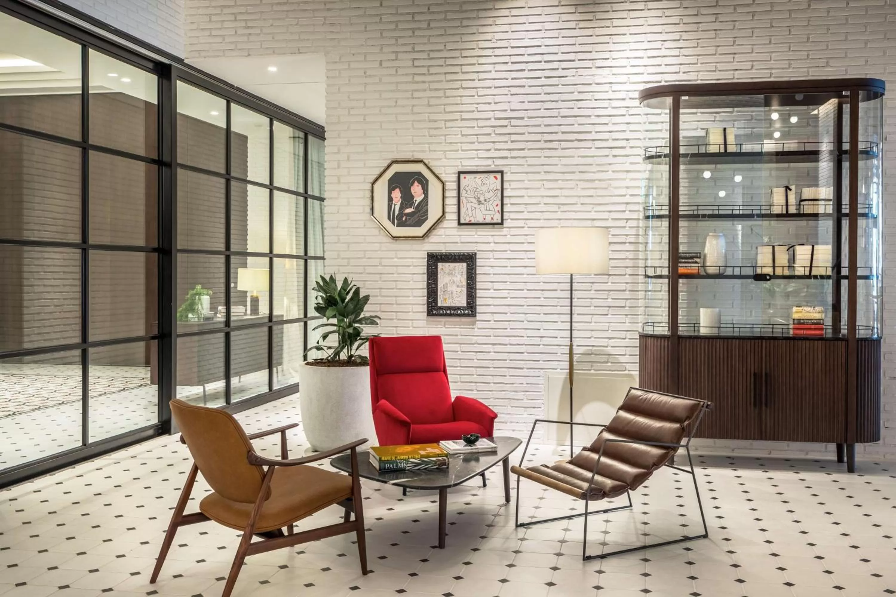 On-site shops in Canopy by Hilton Madrid Castellana