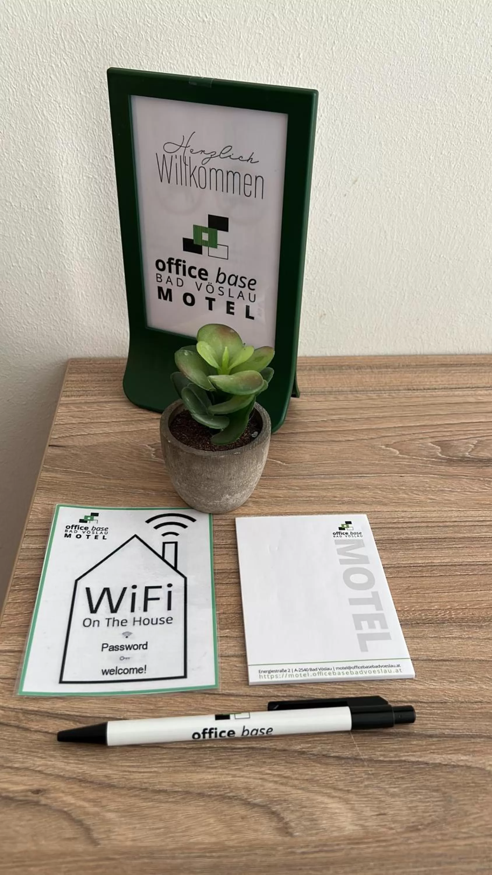 locker in Office Base Bad Vöslau MOTEL