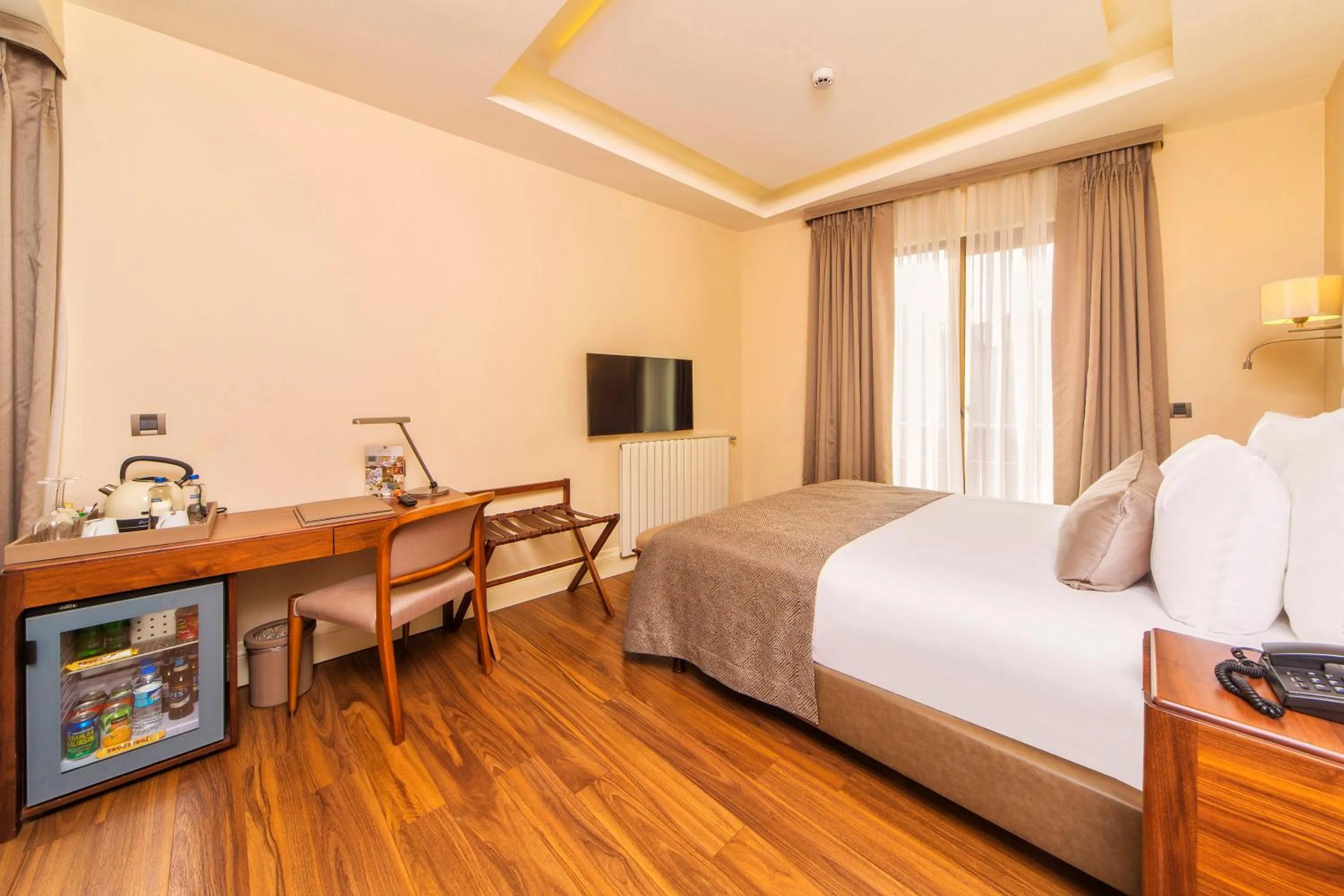 Shower, Bed in Hotel Morione & Spa Center