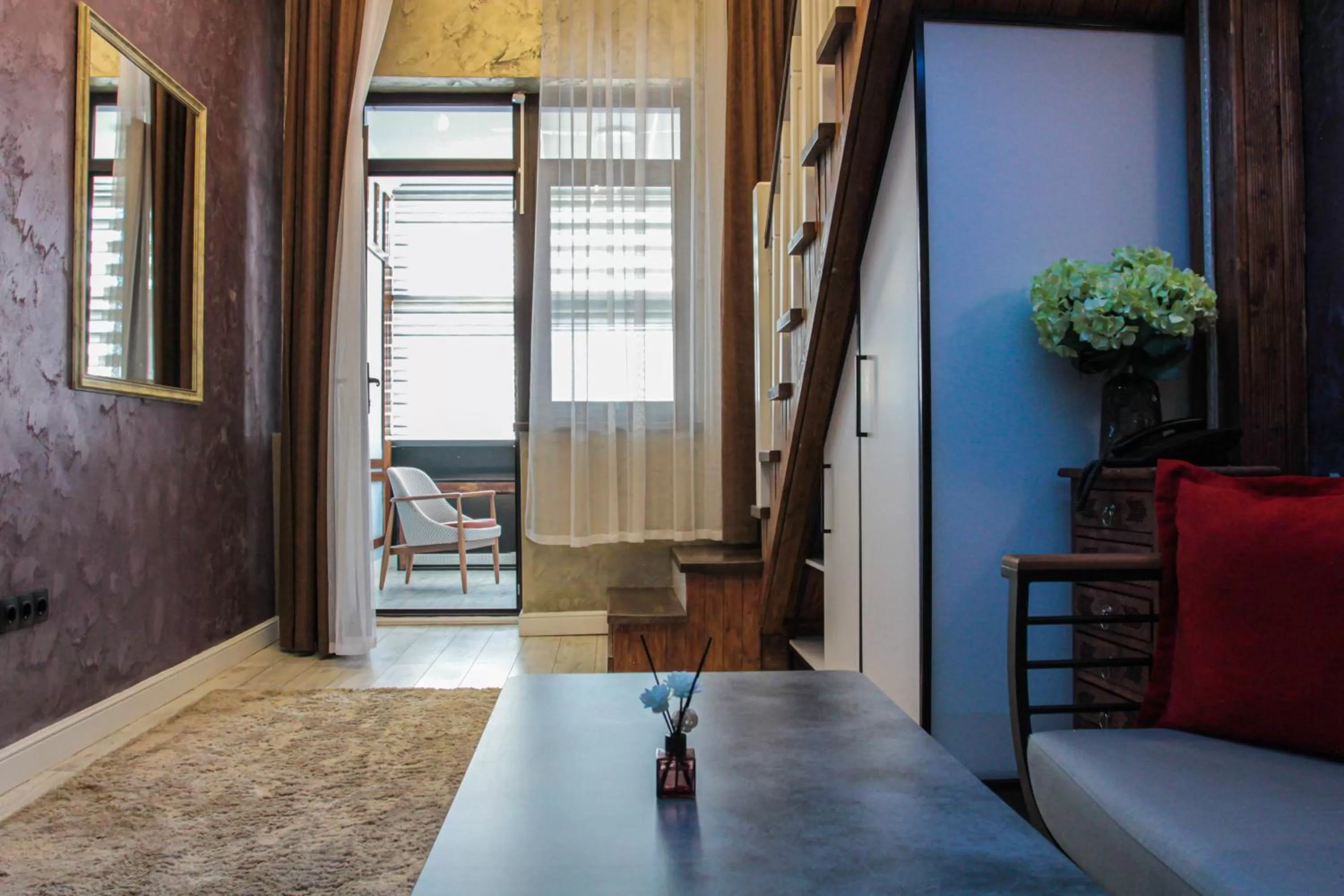 Seating Area in E-lite& Meatador